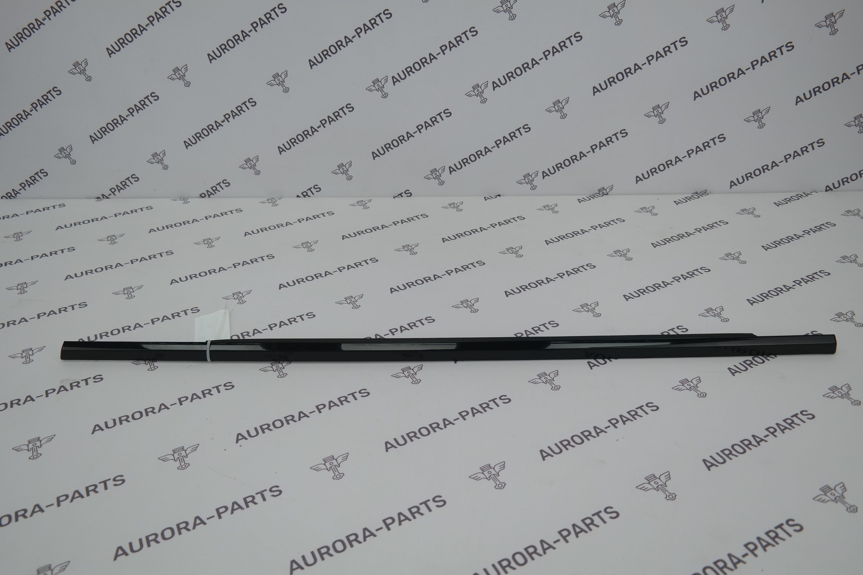 Молдинг, бархотка задней двери RH Land Rover Range Rover Sport