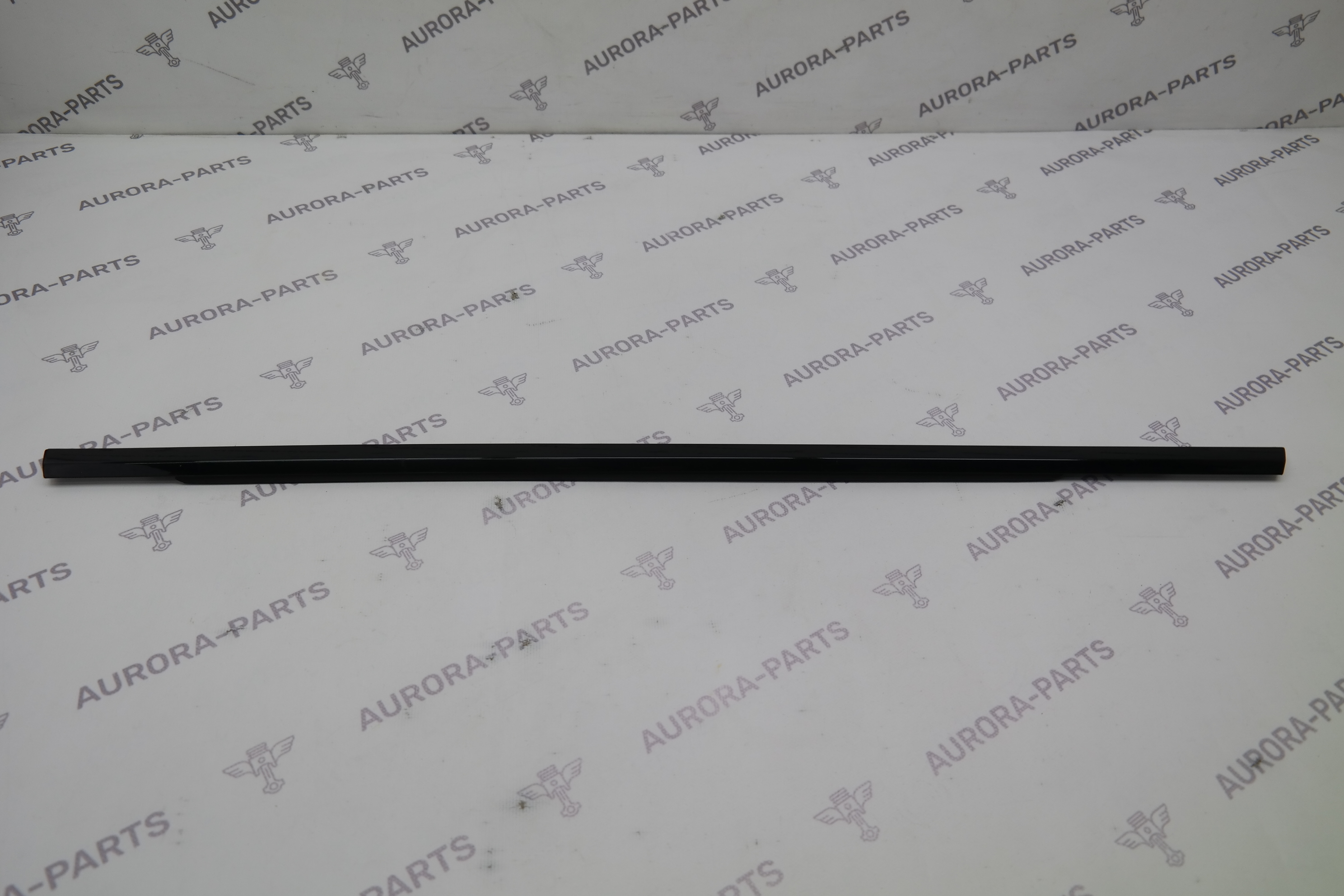 Молдинг, бархотка задней двери RH Land Rover Range Rover Sport