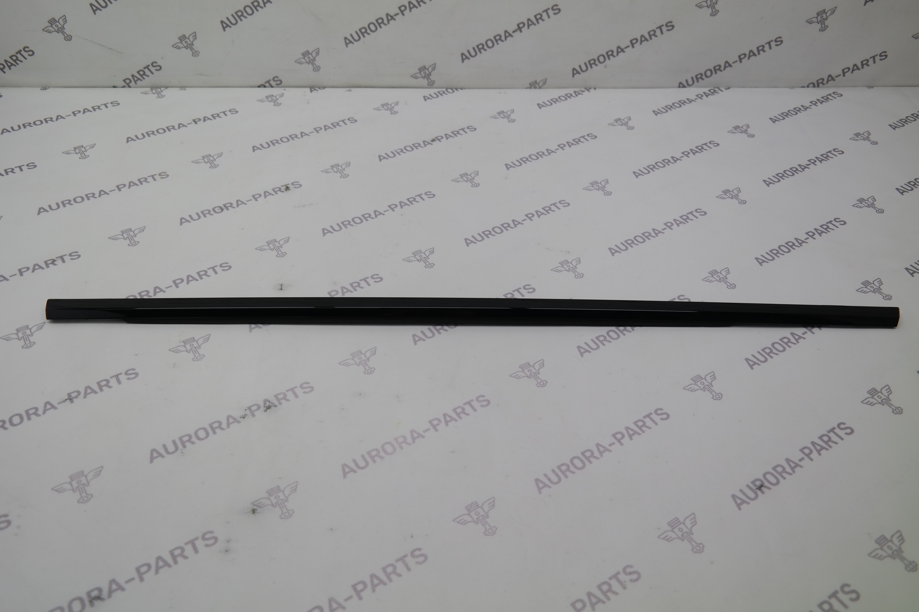 Молдинг, бархотка задней двери RH Land Rover Range Rover Sport