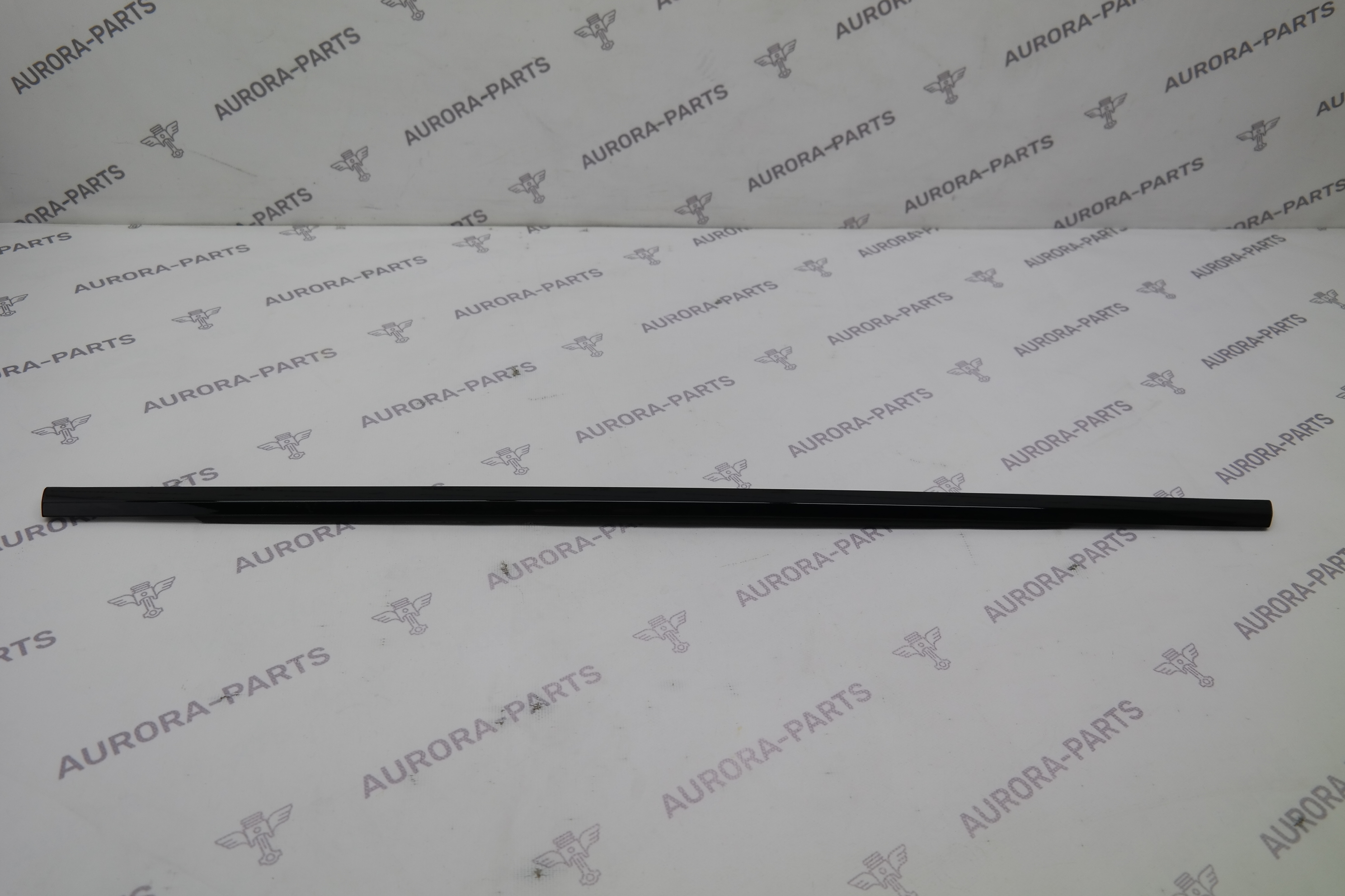 Молдинг, бархотка задней двери RH Land Rover Range Rover Sport