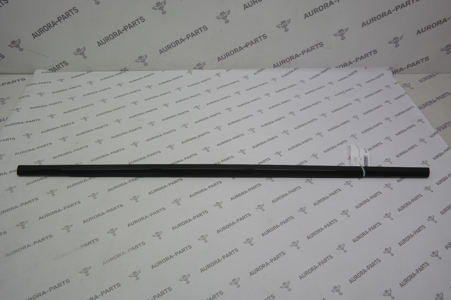 Молдинг, бархотка задней двери RH Land Rover Range Rover Sport