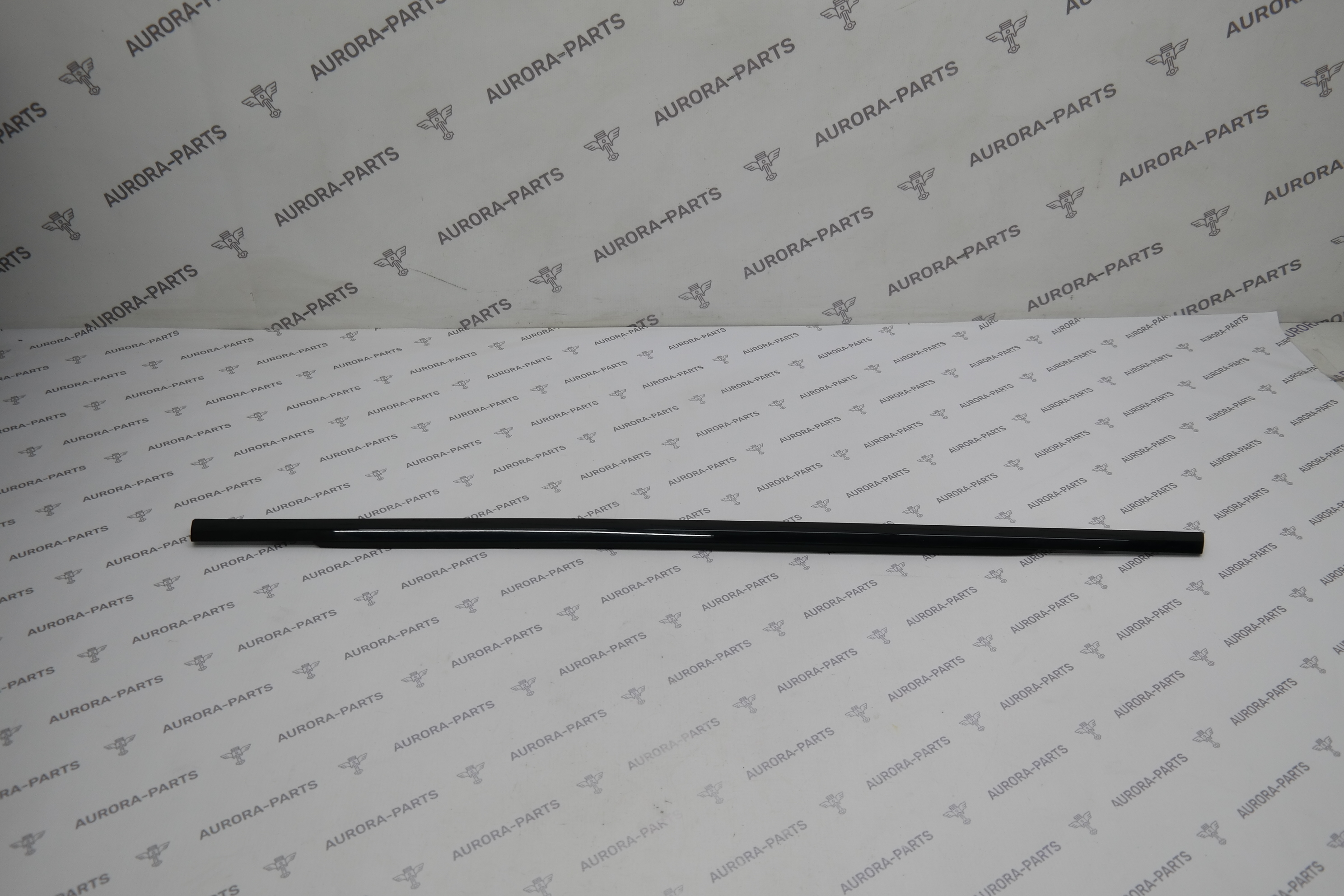 Молдинг, бархотка задней двери RH Land Rover Range Rover Sport