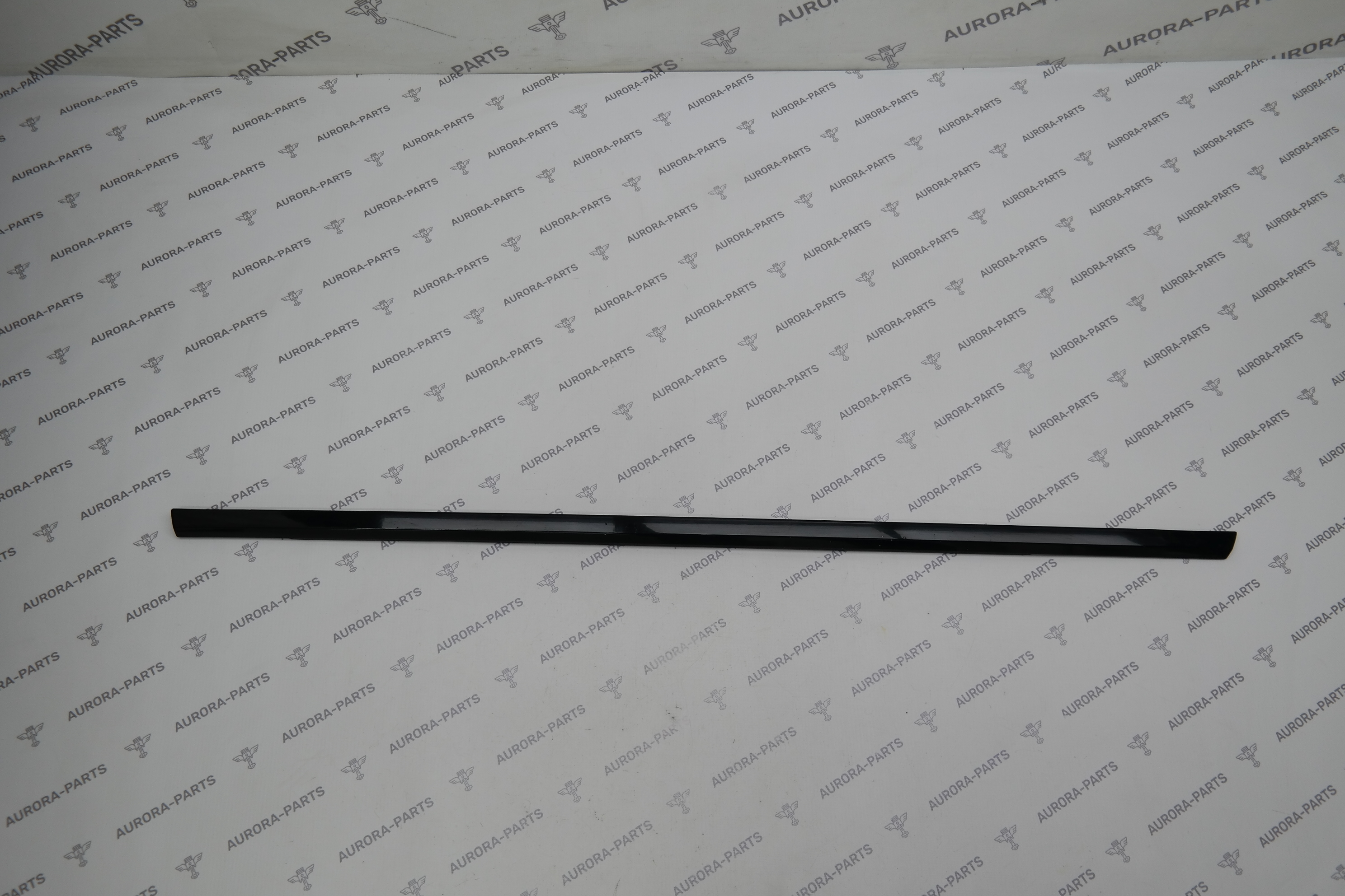 Молдинг, бархотка задней двери RH Land Rover Range Rover Sport