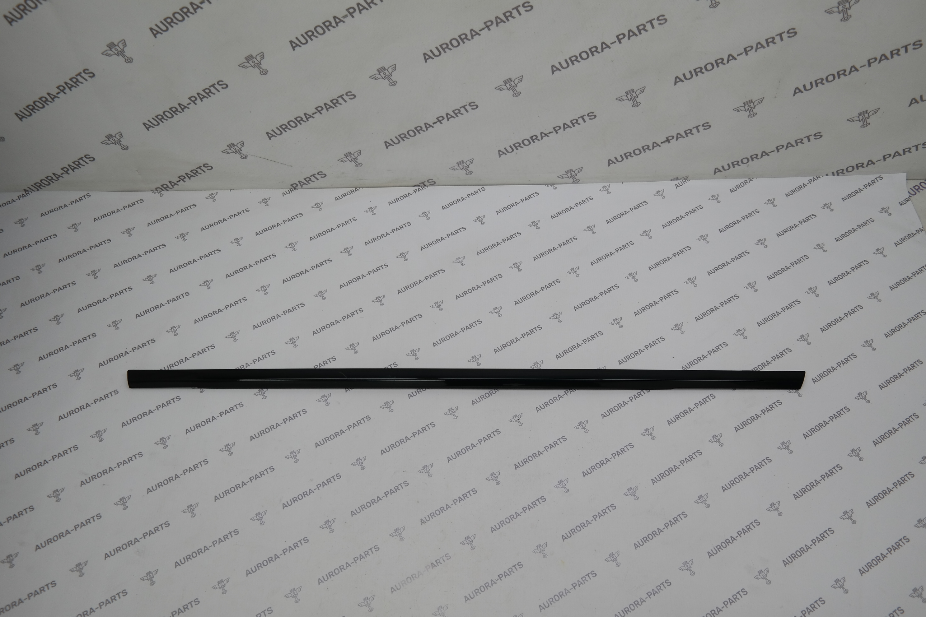 Молдинг, бархотка задней двери RH Land Rover Range Rover Sport