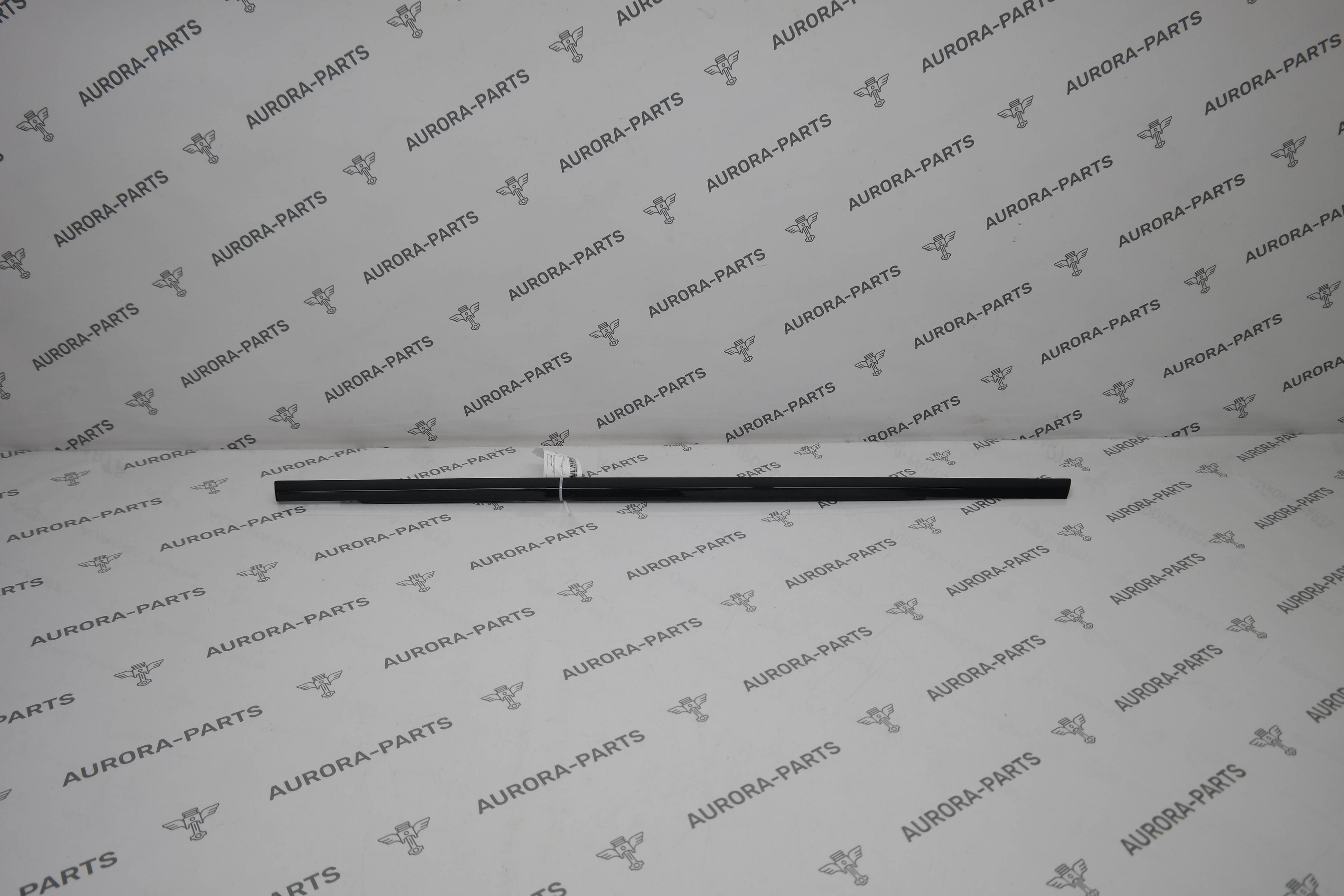 Молдинг, бархотка задней двери RH Land Rover Range Rover Sport