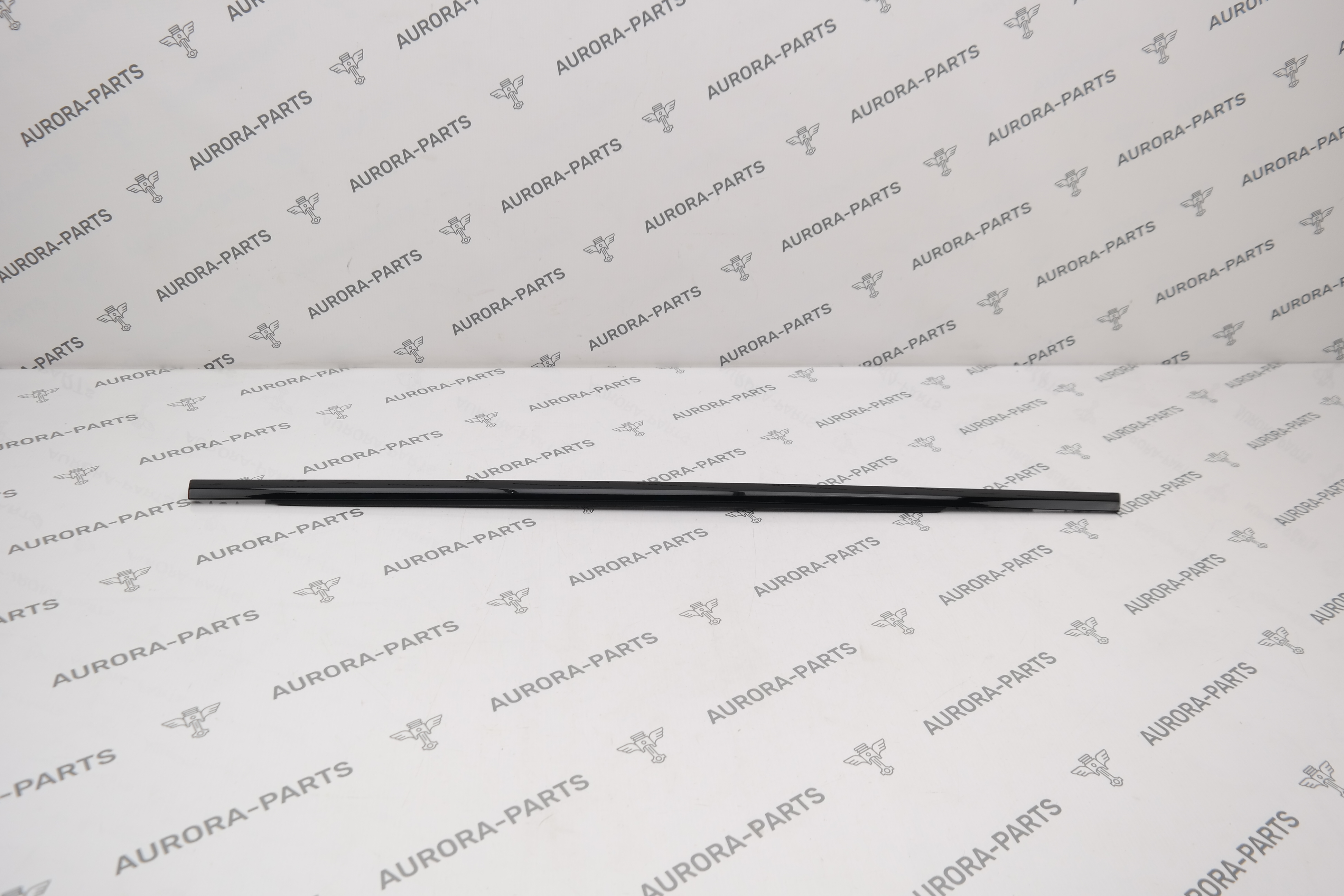 Молдинг, бархотка задней двери RH Land Rover Range Rover Sport