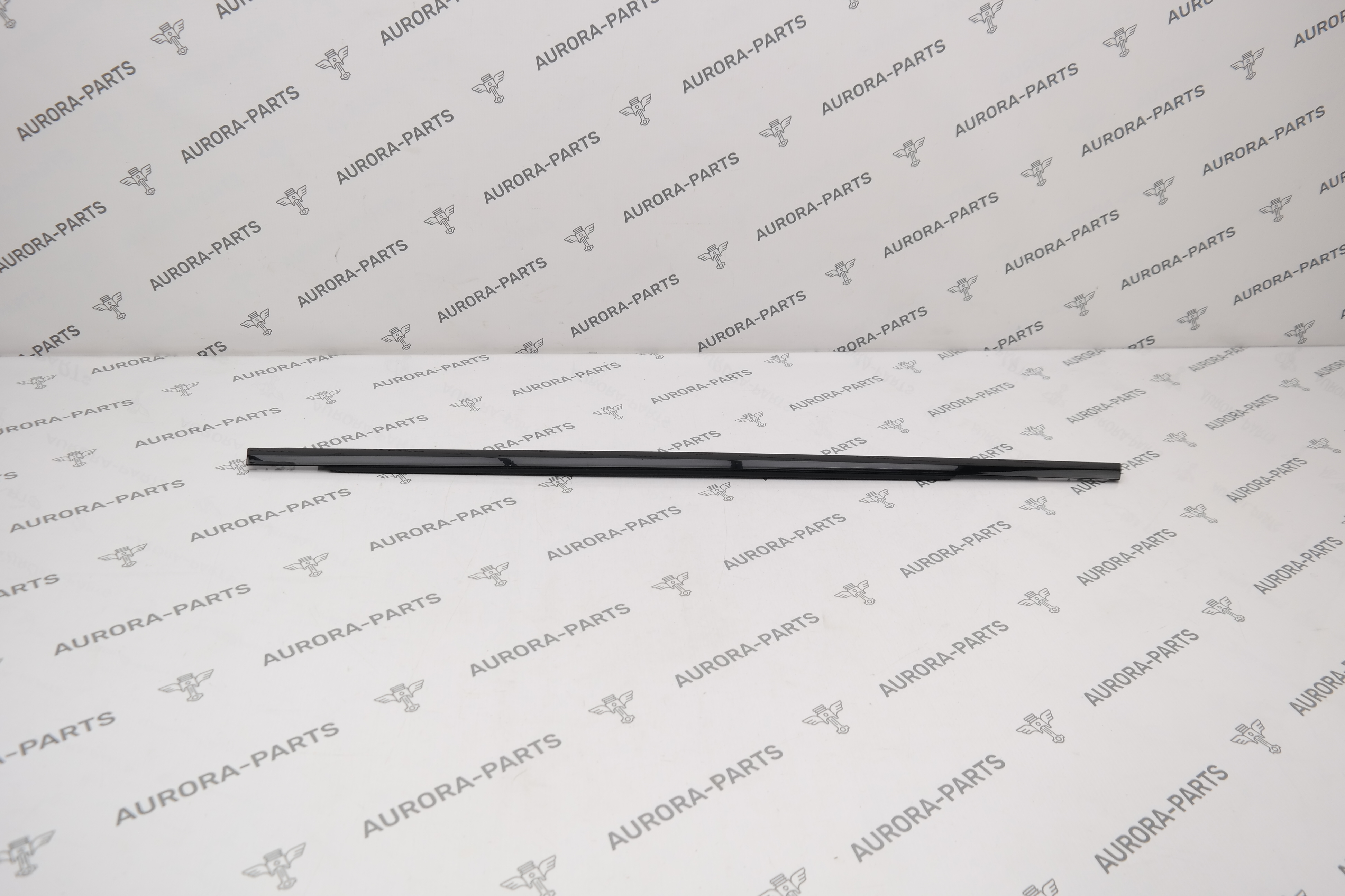 Молдинг, бархотка задней двери RH Land Rover Range Rover Sport