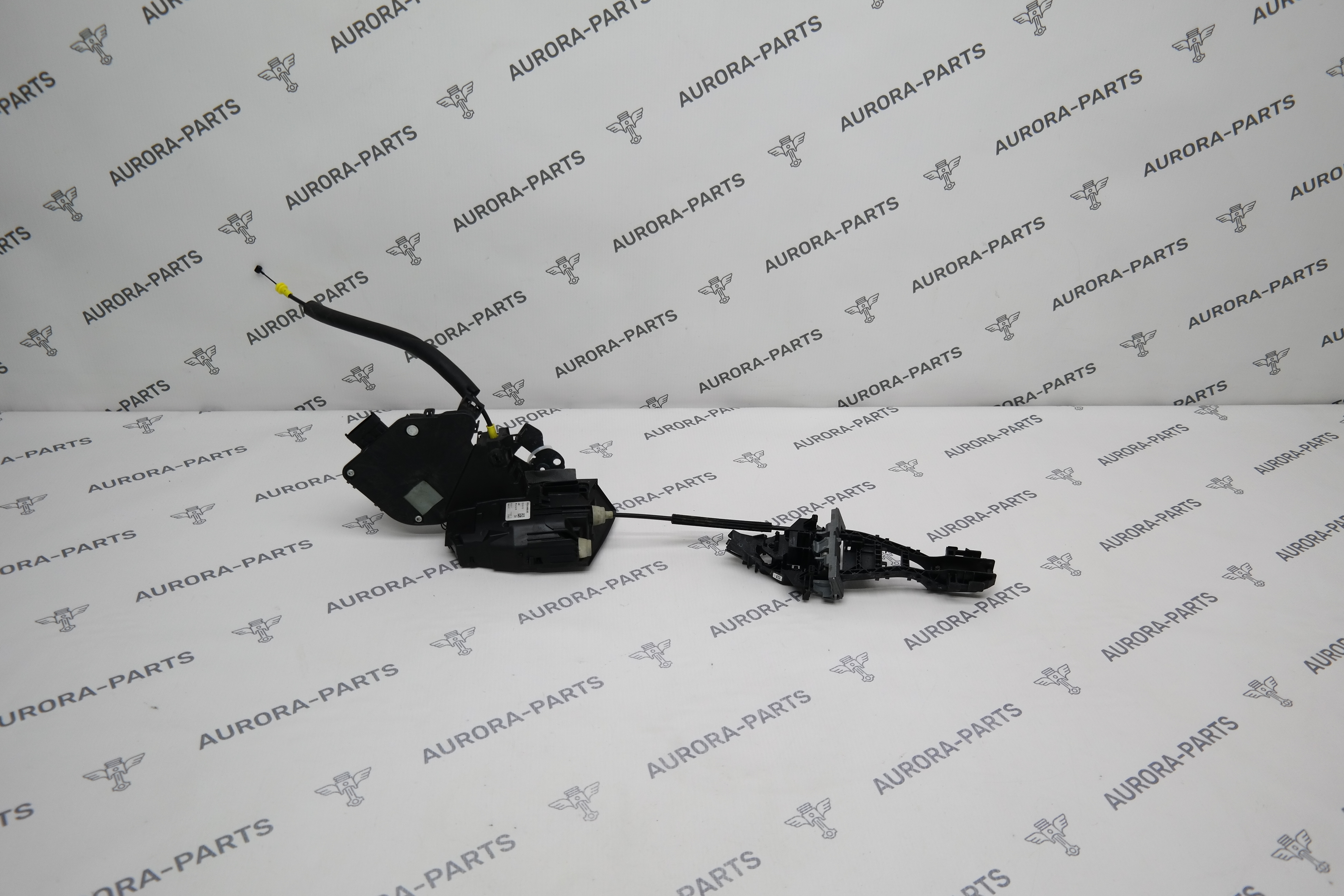 Замок задней двери LH Land Rover Range Rover 30DDTX