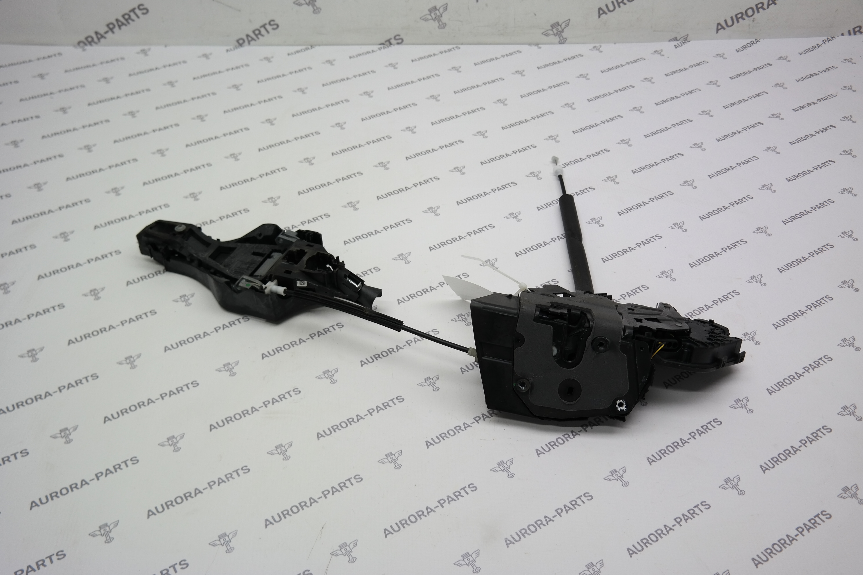 Замок передней двери LH Land Rover Range Rover 30DDTX