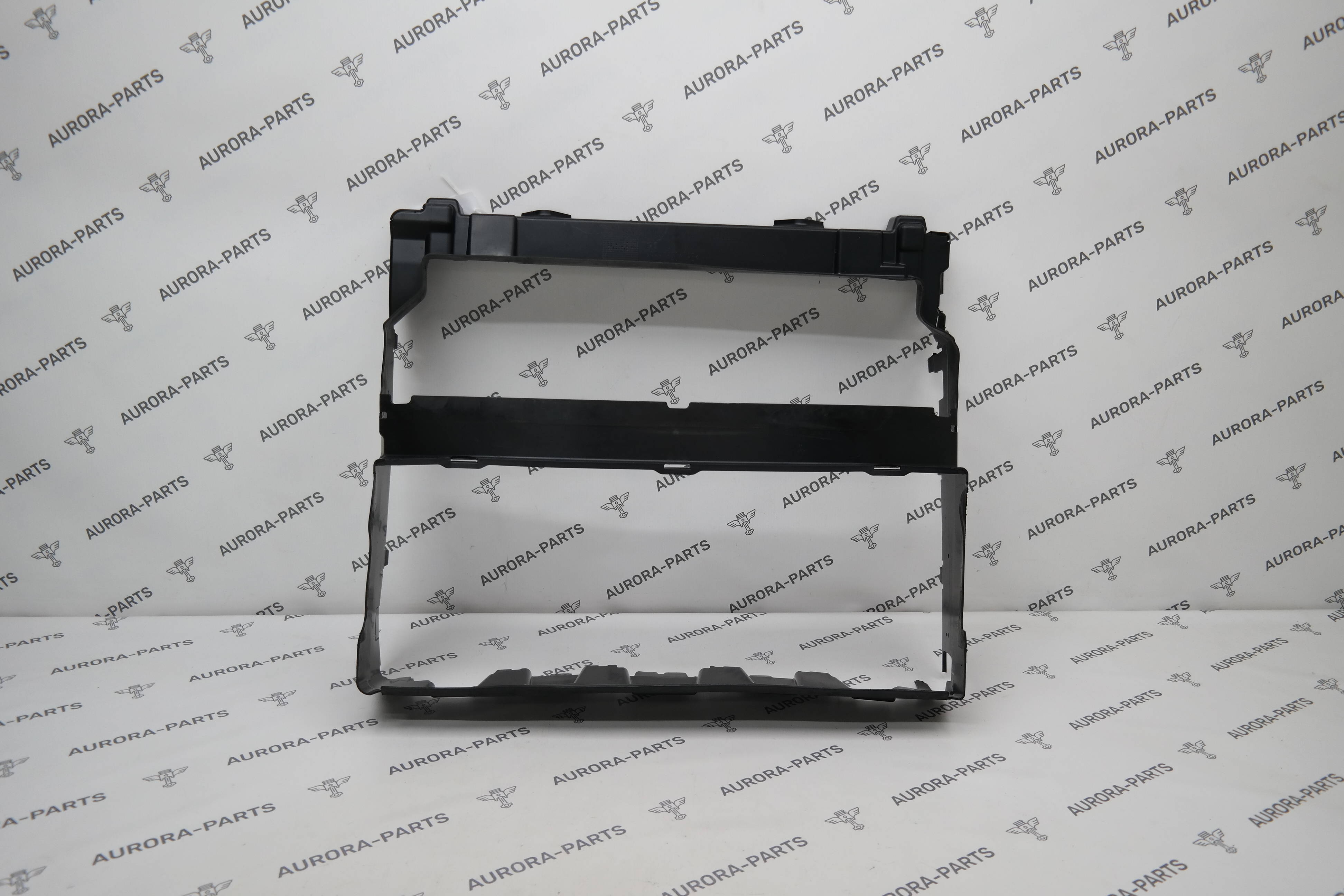 Дефлектор радиатора основной Land Rover Range Rover Sport