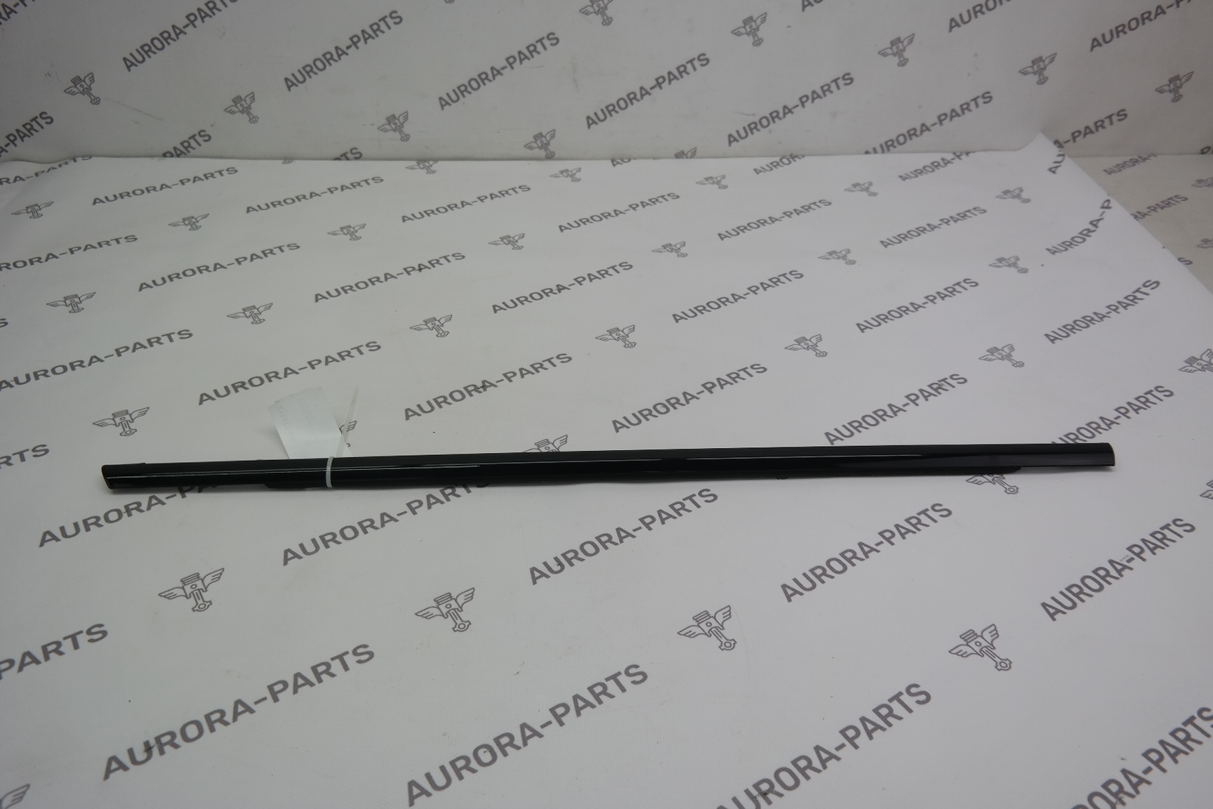 Молдинг, бархотка задней двери LH Land Rover Range Rover Evoque