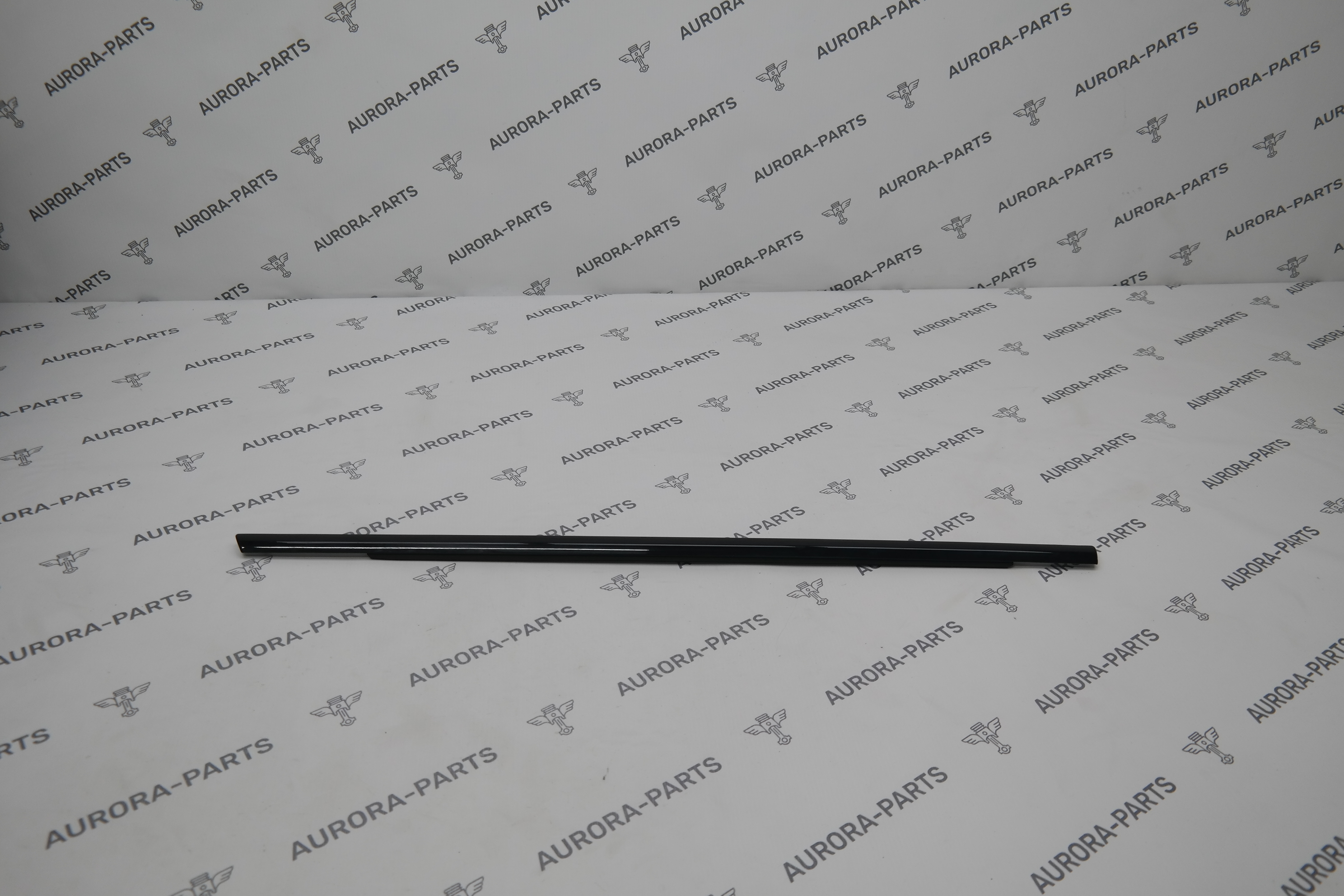 Молдинг, бархотка задней двери LH Land Rover Range Rover Evoque