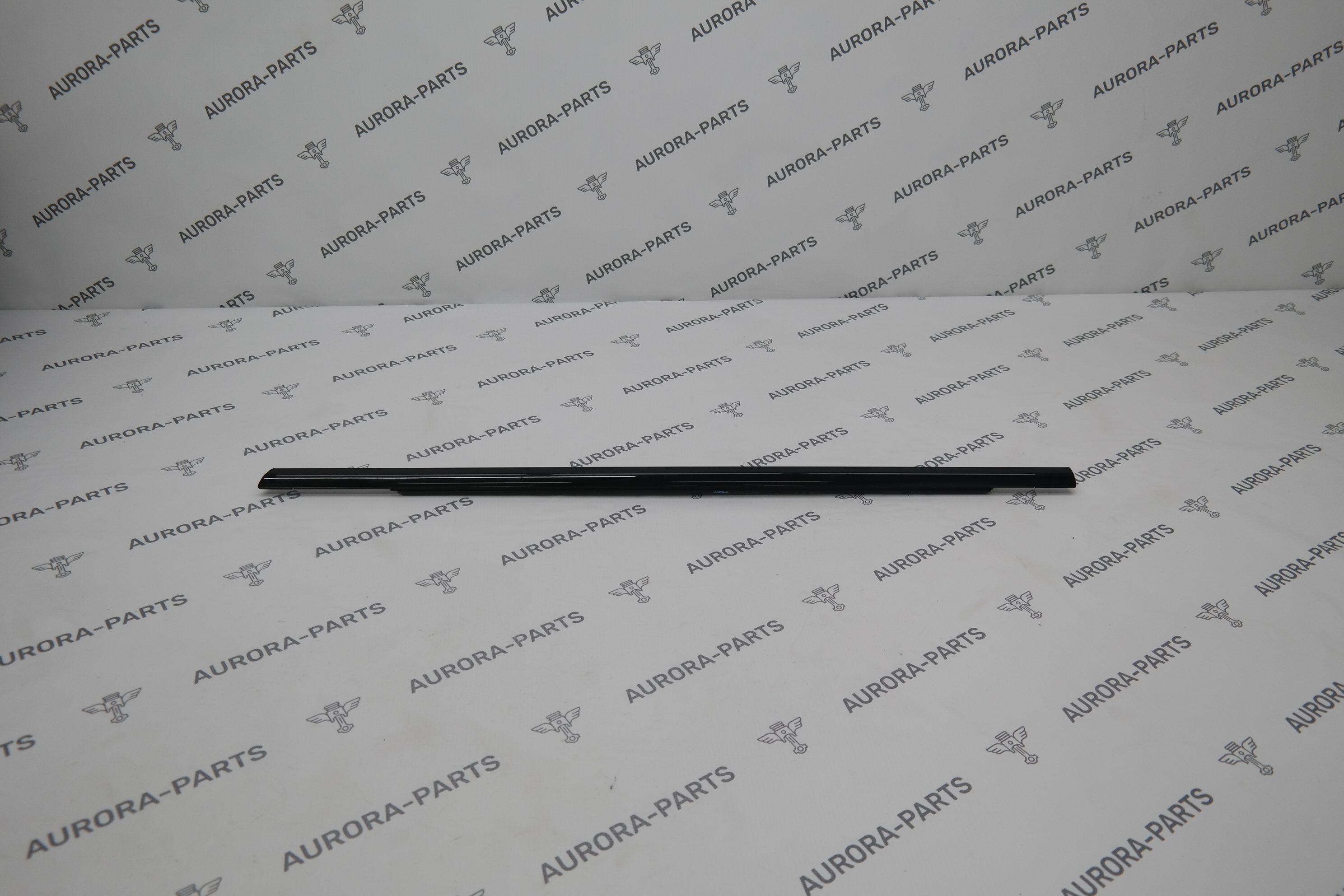 Молдинг, бархотка задней двери RH Land Rover Range Rover Evoque