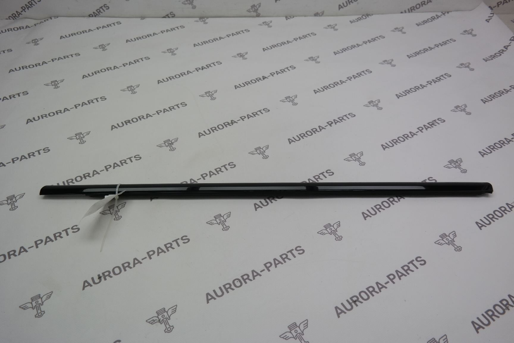 Молдинг, бархотка передней двери LH Land Rover Range Rover Evoque