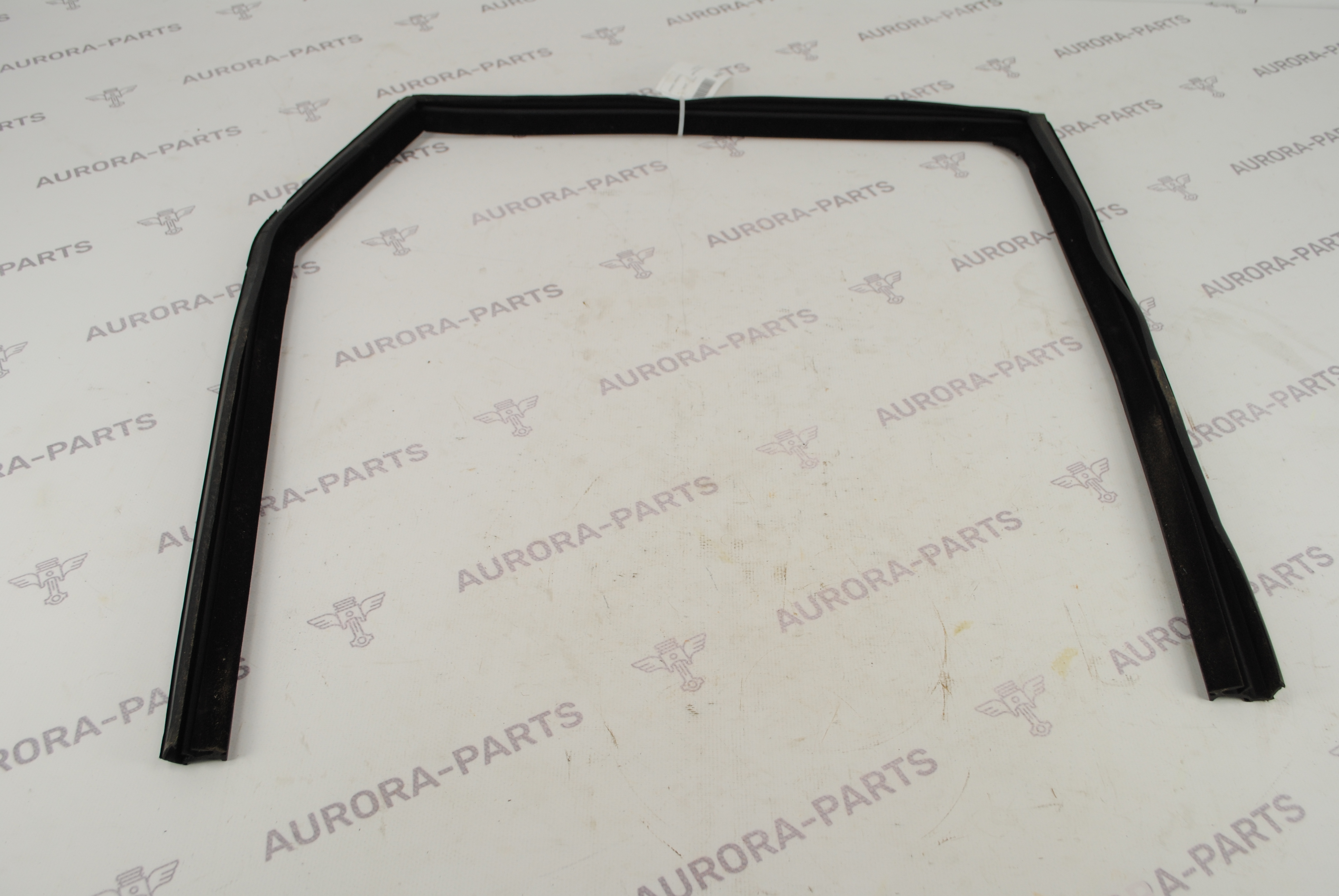 Направляющая стекла задней двери RH Land Rover Range Rover Evoque