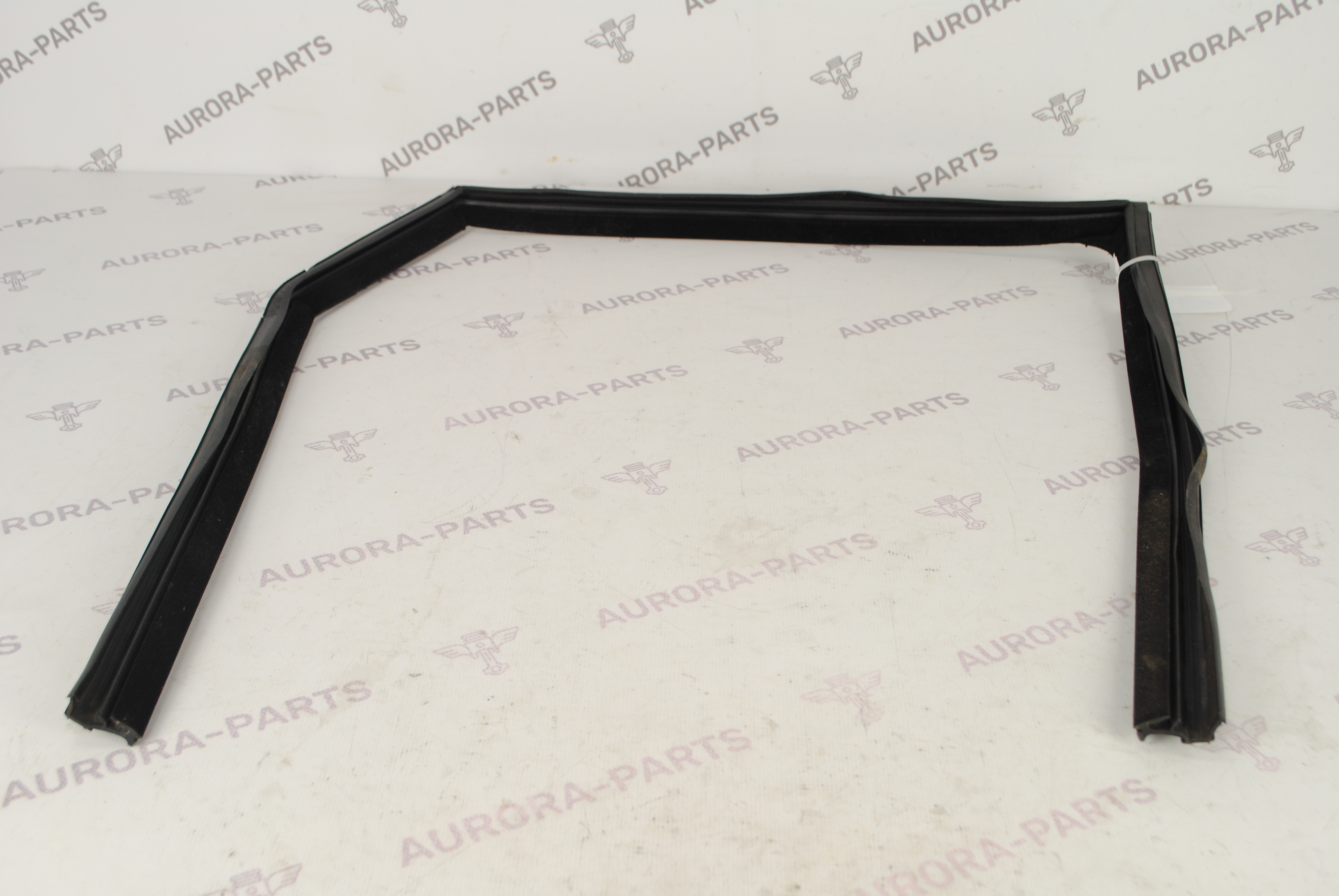 Направляющая стекла задней двери RH Land Rover Range Rover Evoque