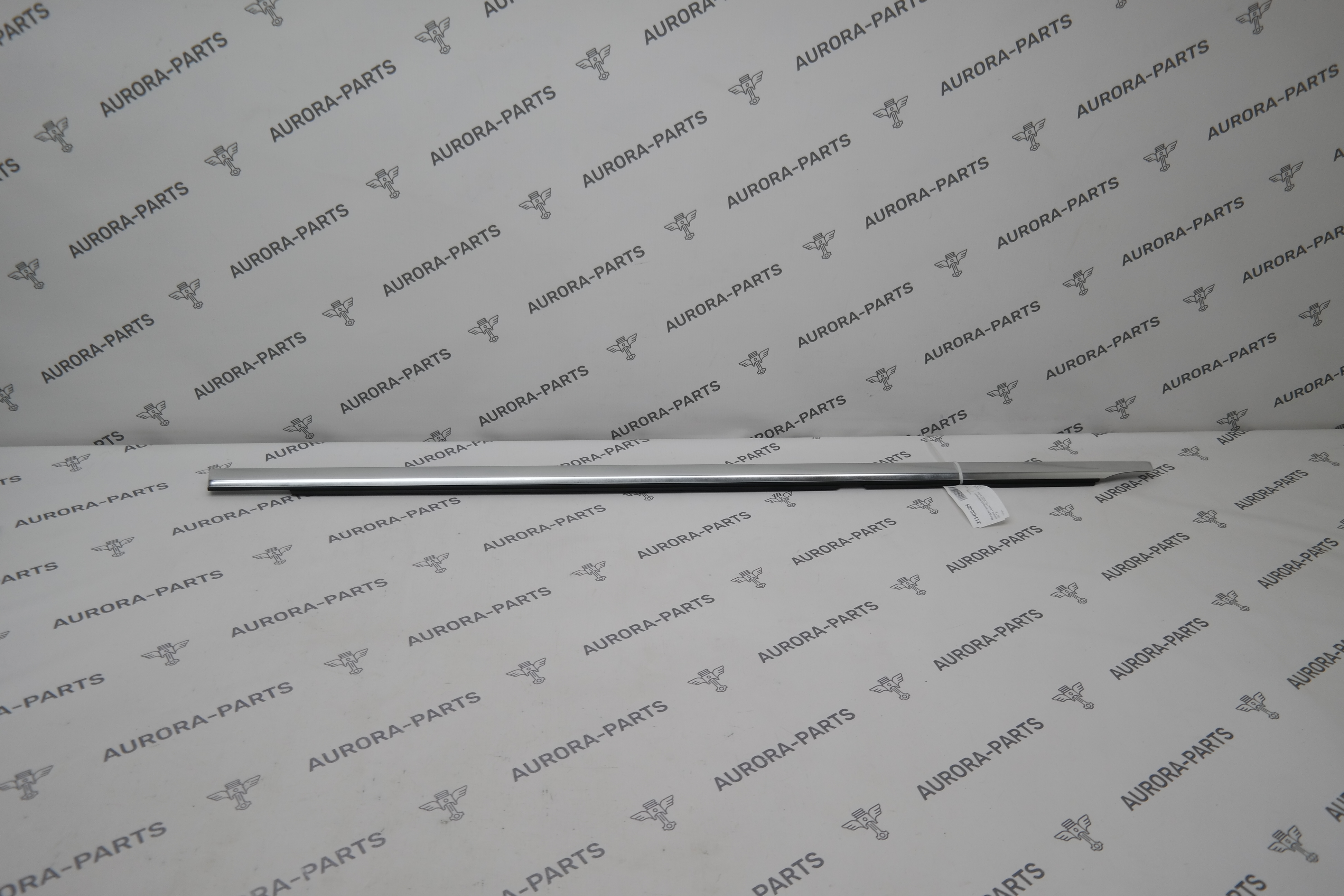 Молдинг центральный задней двери (хром) RH Mercedes S-Klasse