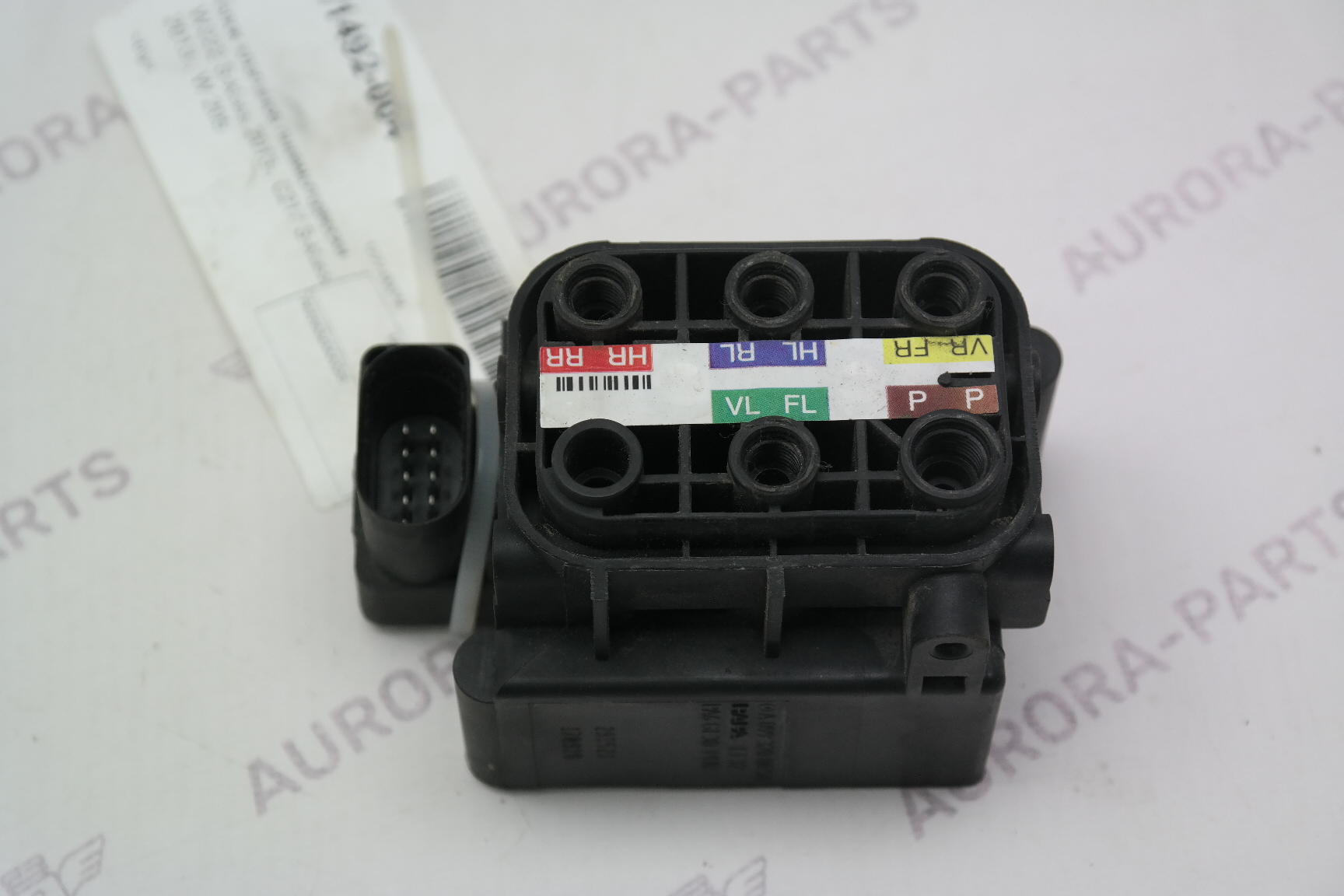 Блок клапанов пневмоподвески Mercedes S-Klasse