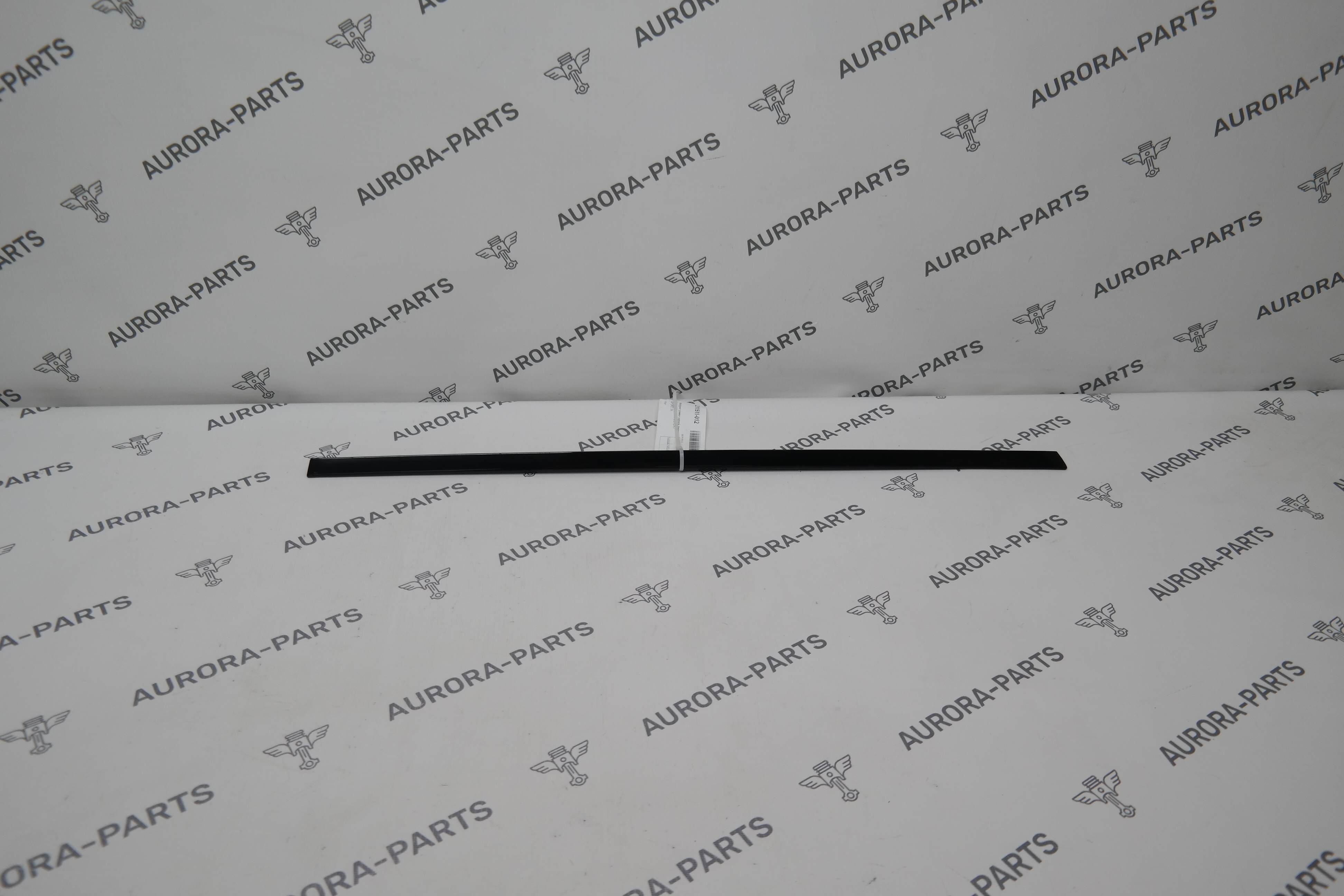 Молдинг рамки задней двери (верхний) LH Land Rover Discovery Sport