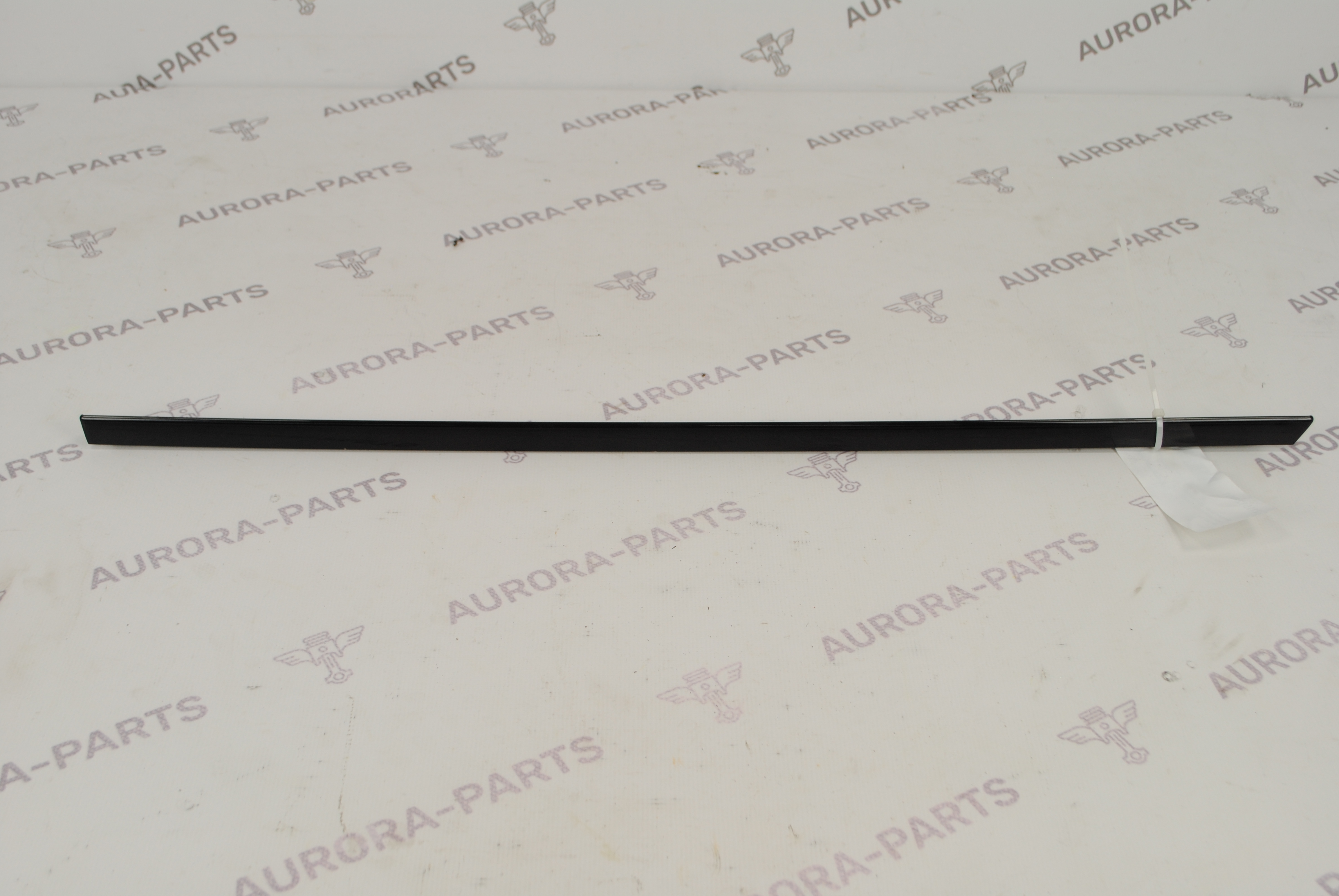 Молдинг рамки задней двери (верхний) RH Land Rover Discovery Sport