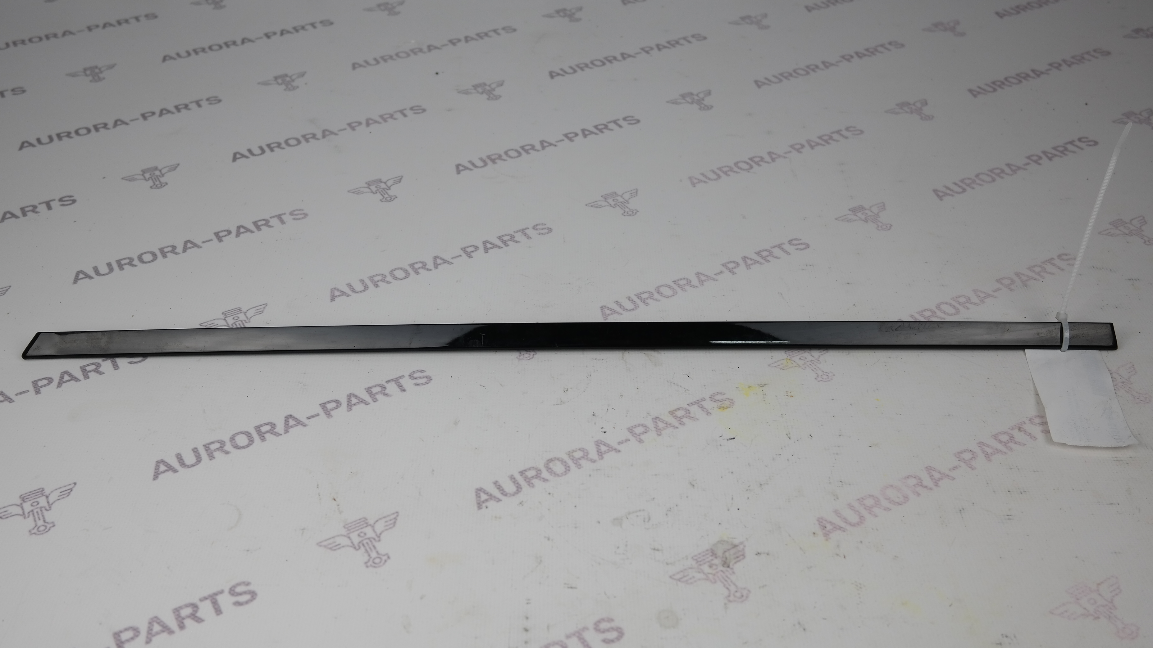 Молдинг рамки задней двери (верхний) RH Land Rover Discovery Sport