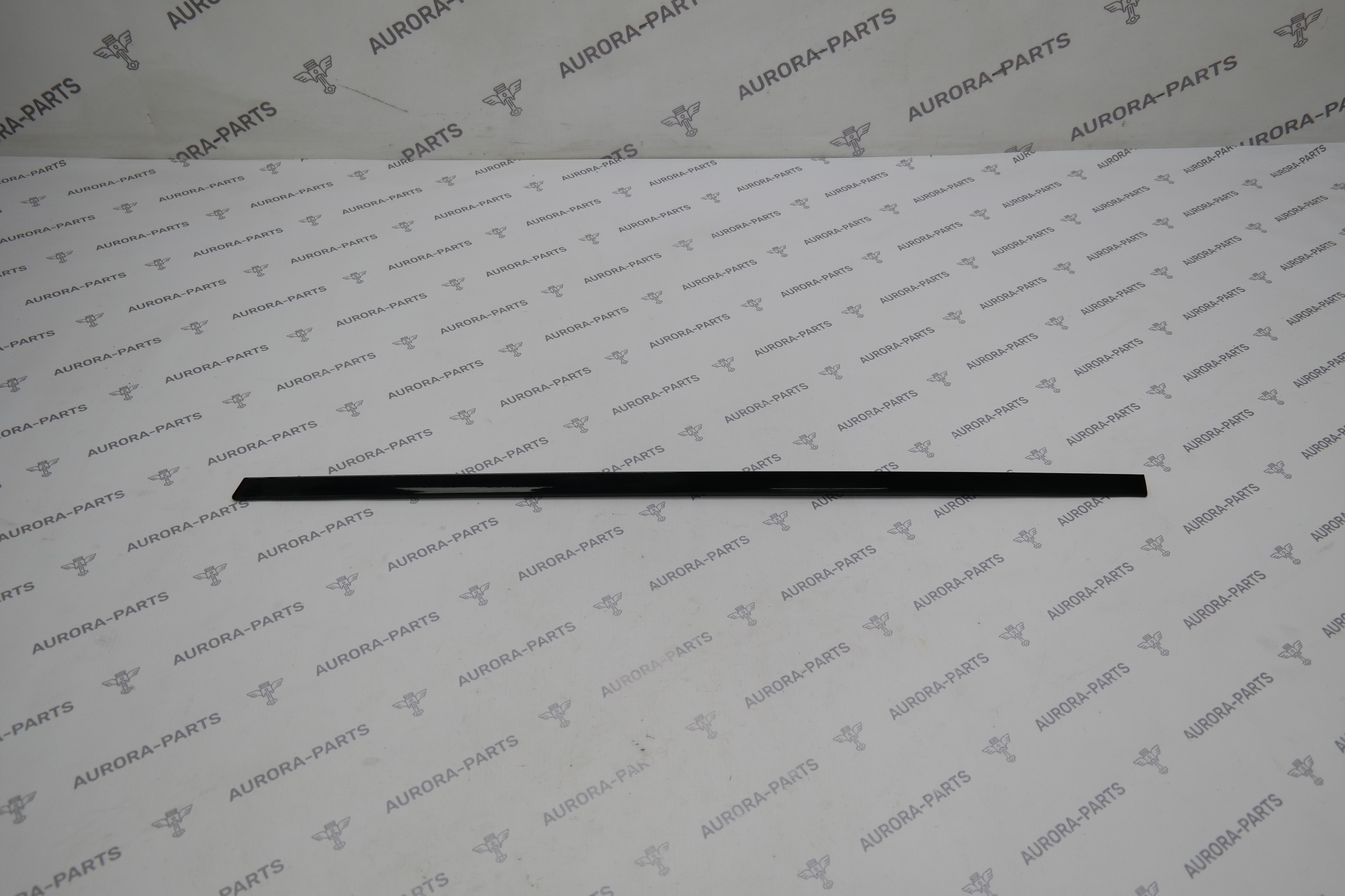 Молдинг рамки задней двери (верхний) RH Land Rover Discovery Sport