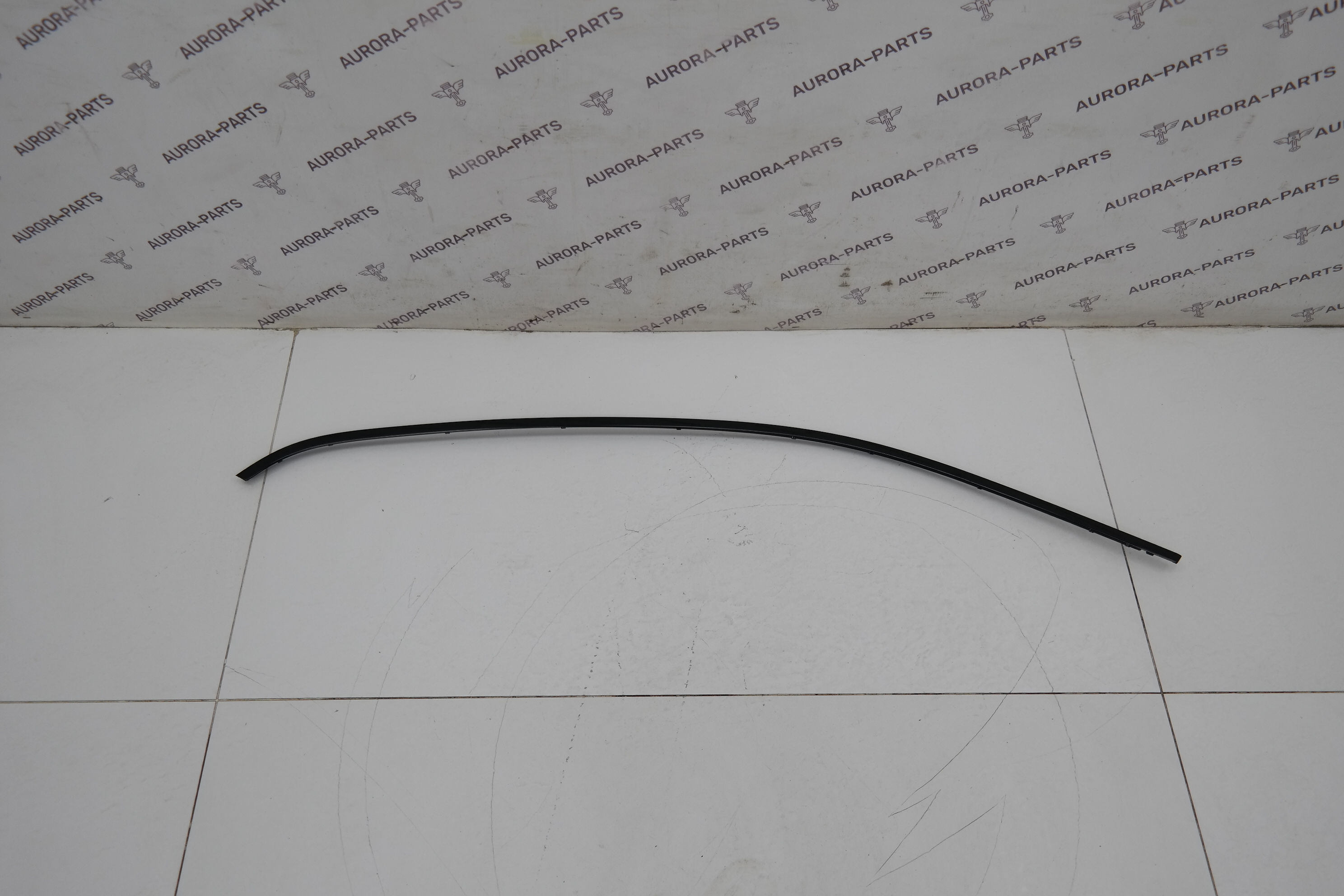 Молдинг рамки передней двери (верхний) LH Land Rover Discovery Sport