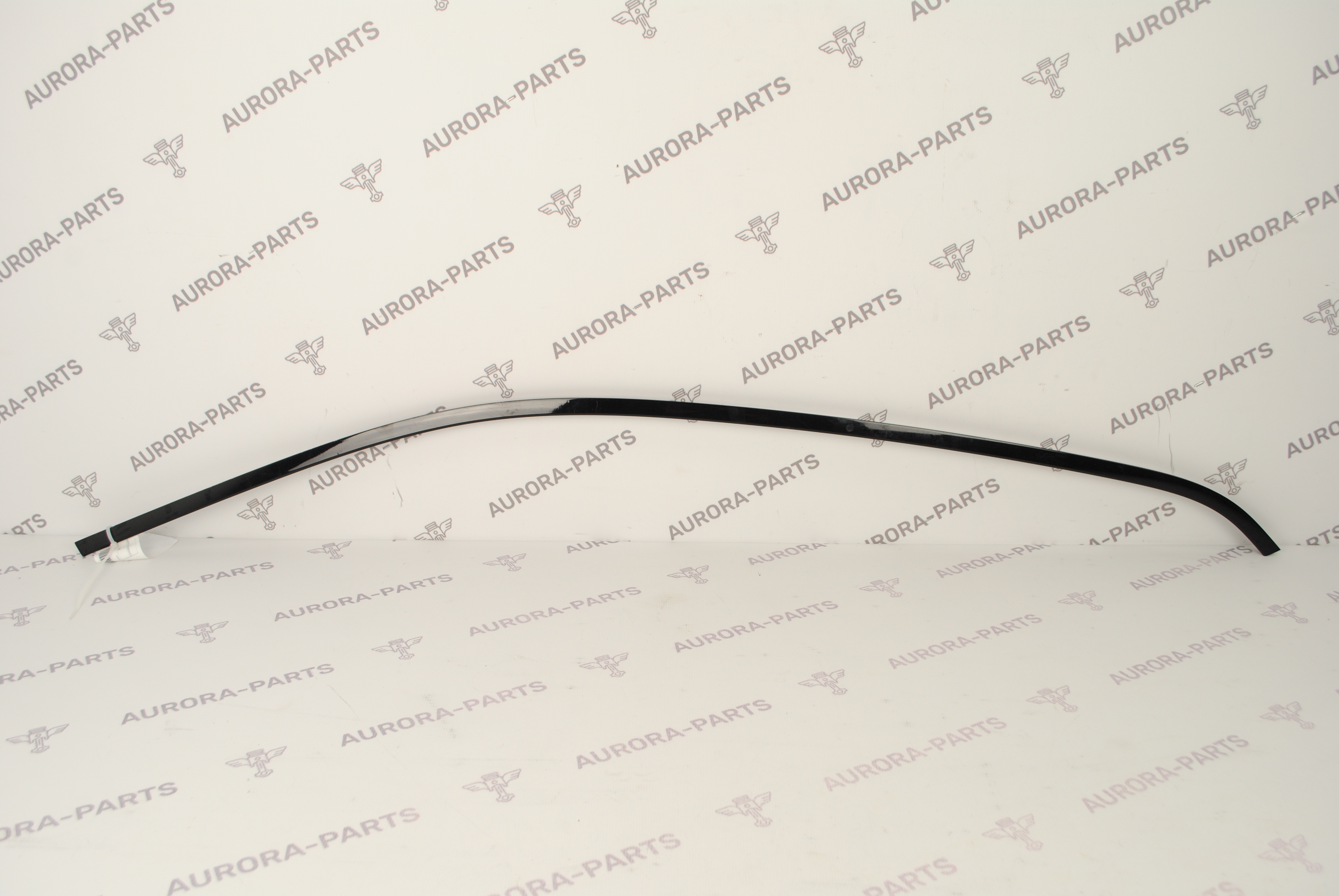 Молдинг рамки передней двери (верхний) RH Land Rover Discovery Sport