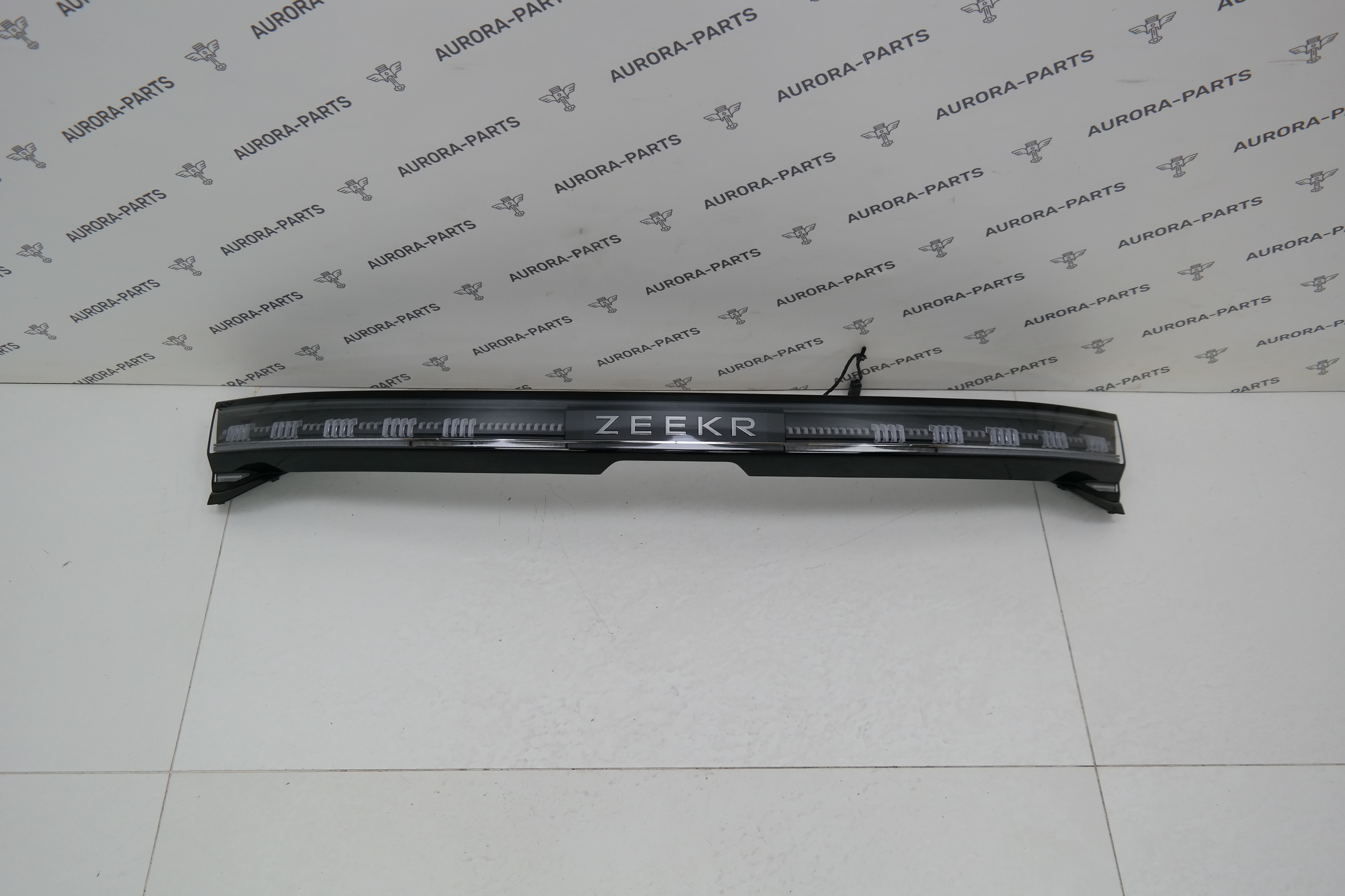 Молдинг рамки передней двери (верхний) RH Land Rover Discovery Sport