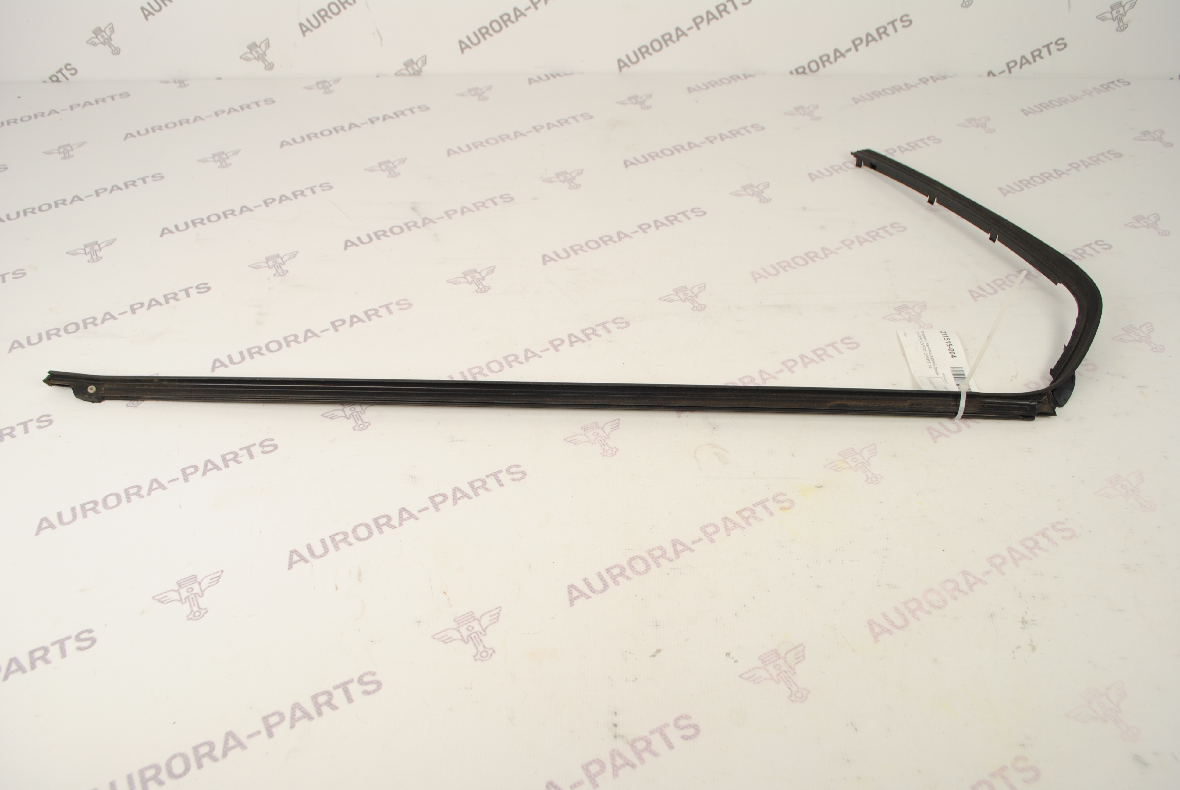 Молдинг, бархотка задней двери LH Land Rover Discovery Sport