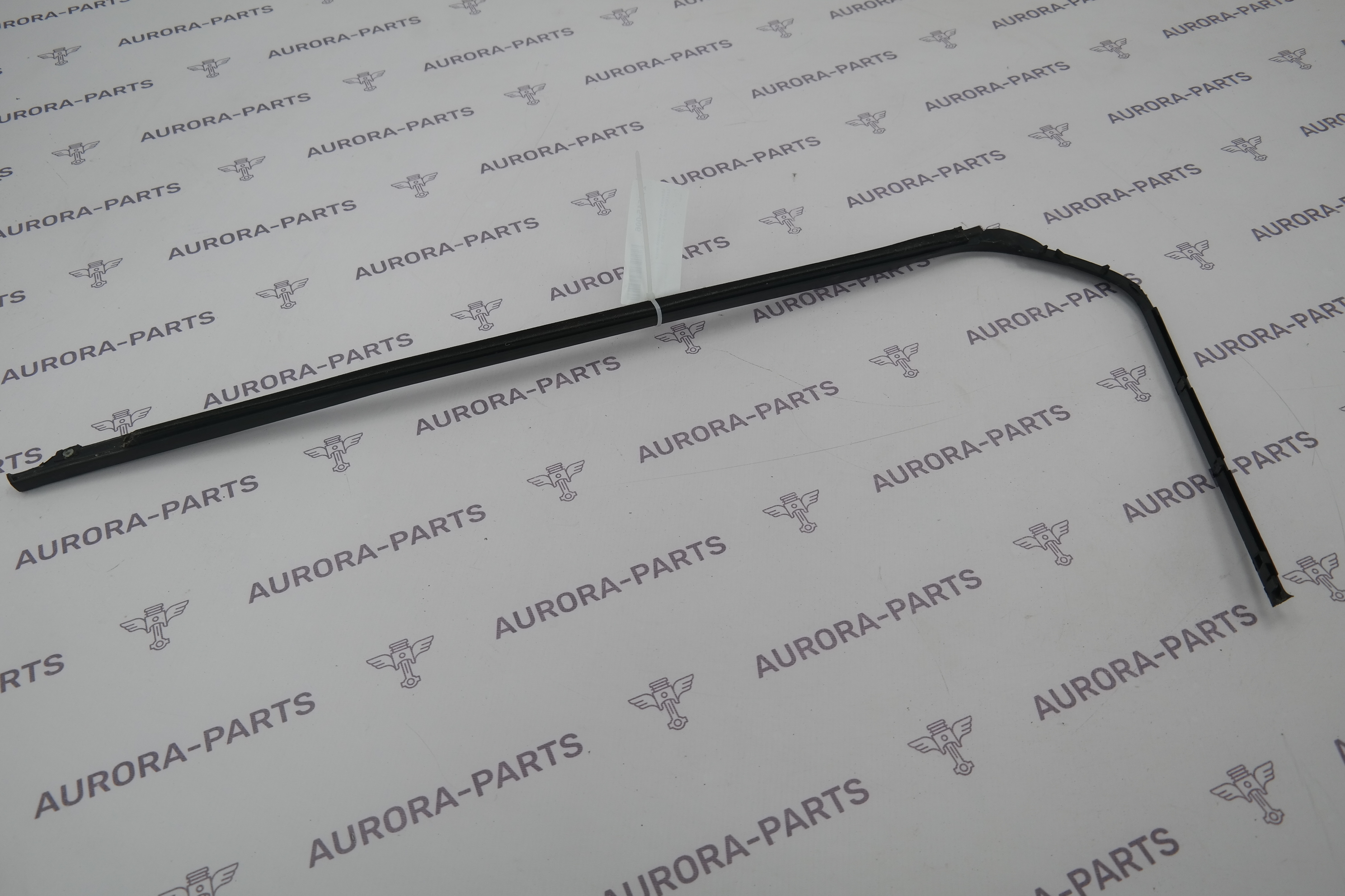 Молдинг, бархотка задней двери LH Land Rover Discovery Sport