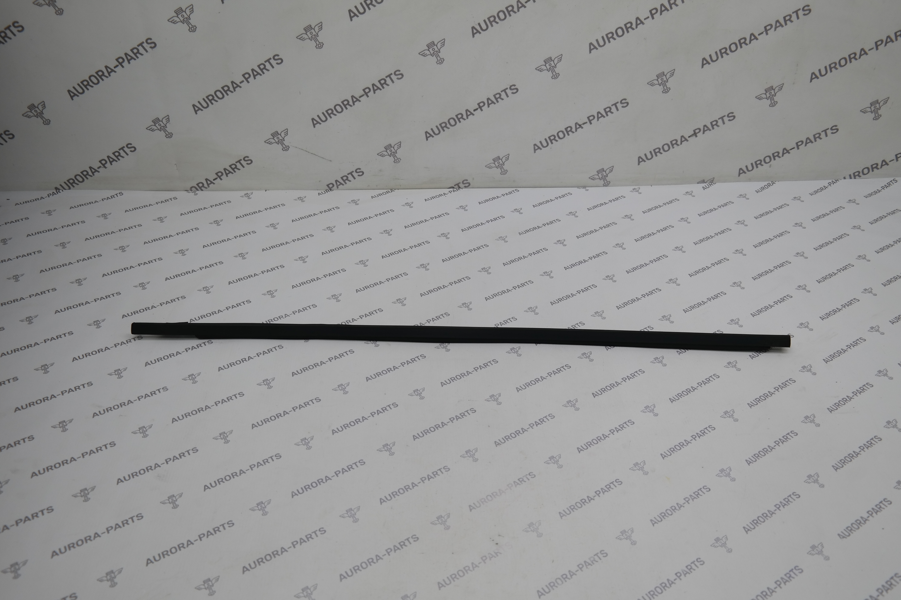 Молдинг, бархотка передней двери LH Land Rover Discovery Sport