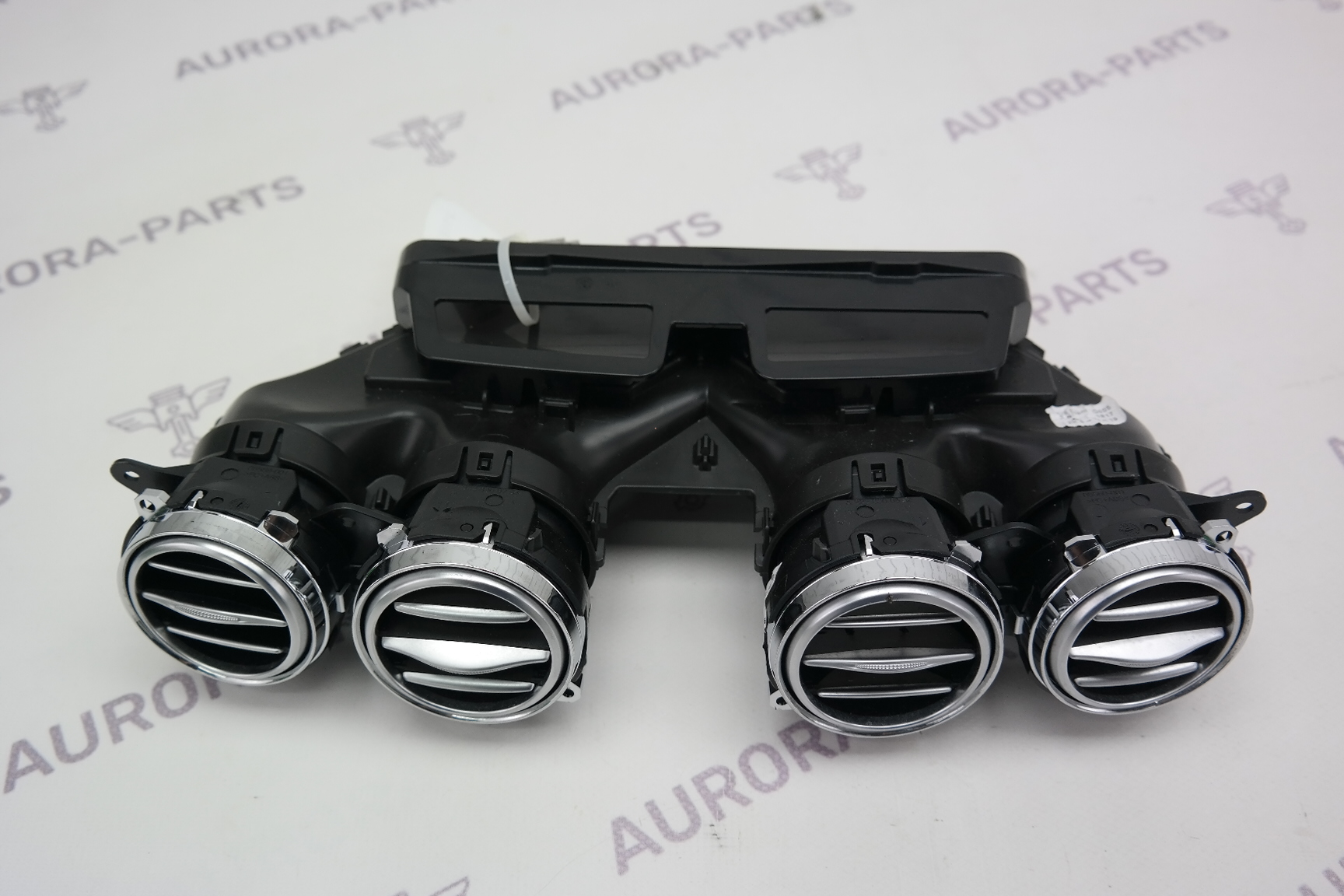 Воздуховод в торпеду в центре в сборе с дефлекторами Mercedes S-Klasse