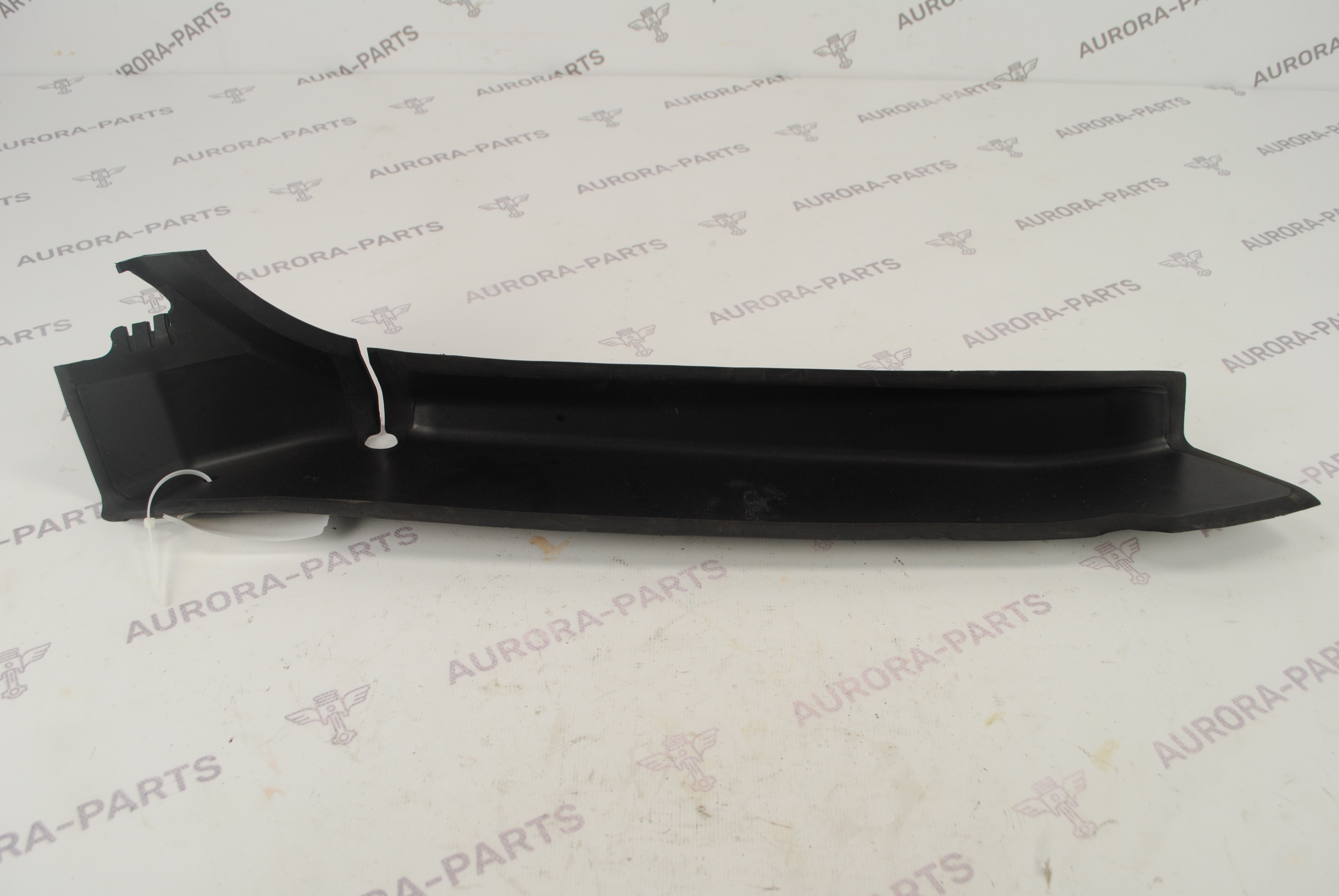 Водосток проема крышки багажника LH Land Rover Range Rover Sport