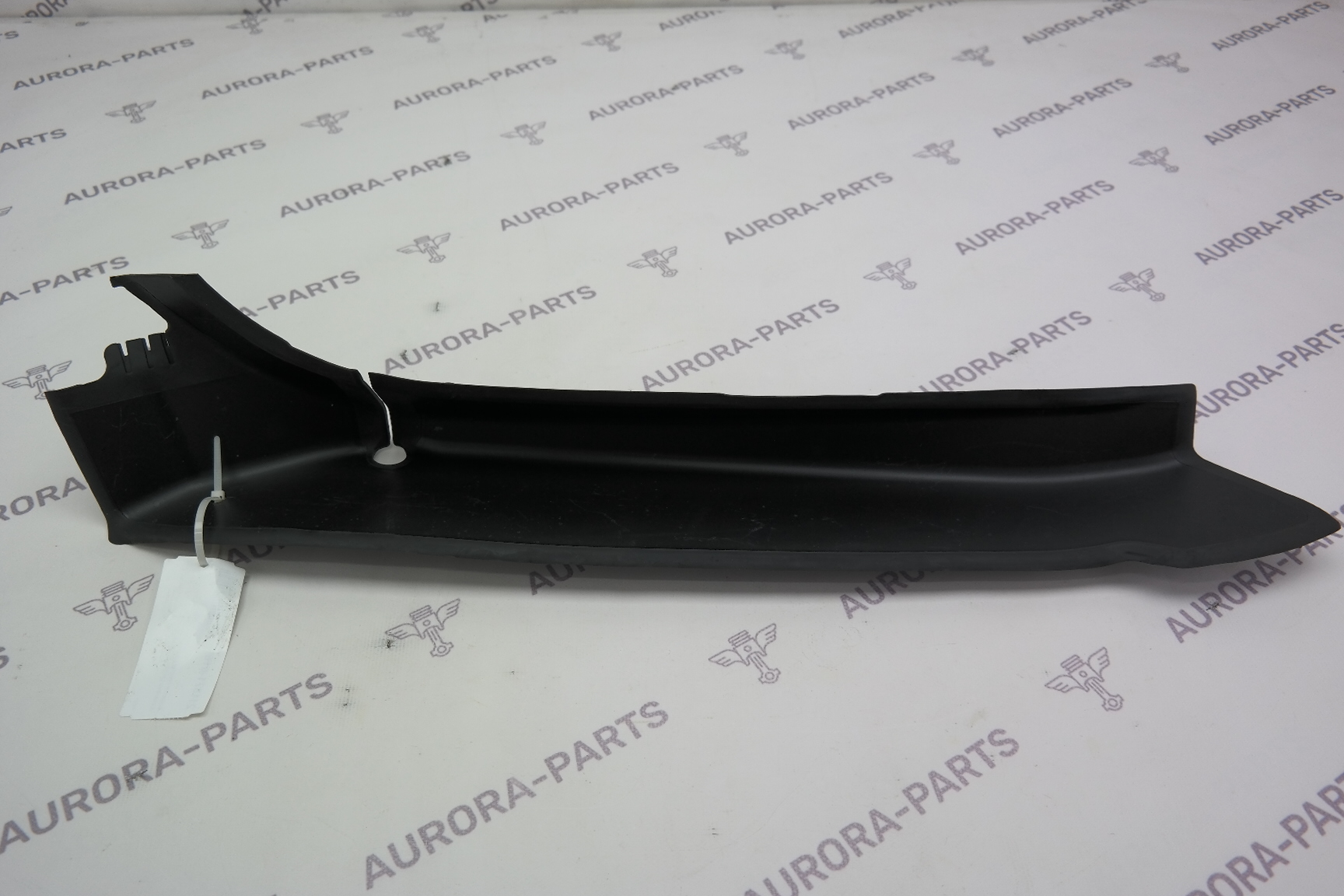 Водосток проема крышки багажника LH Land Rover Range Rover Sport