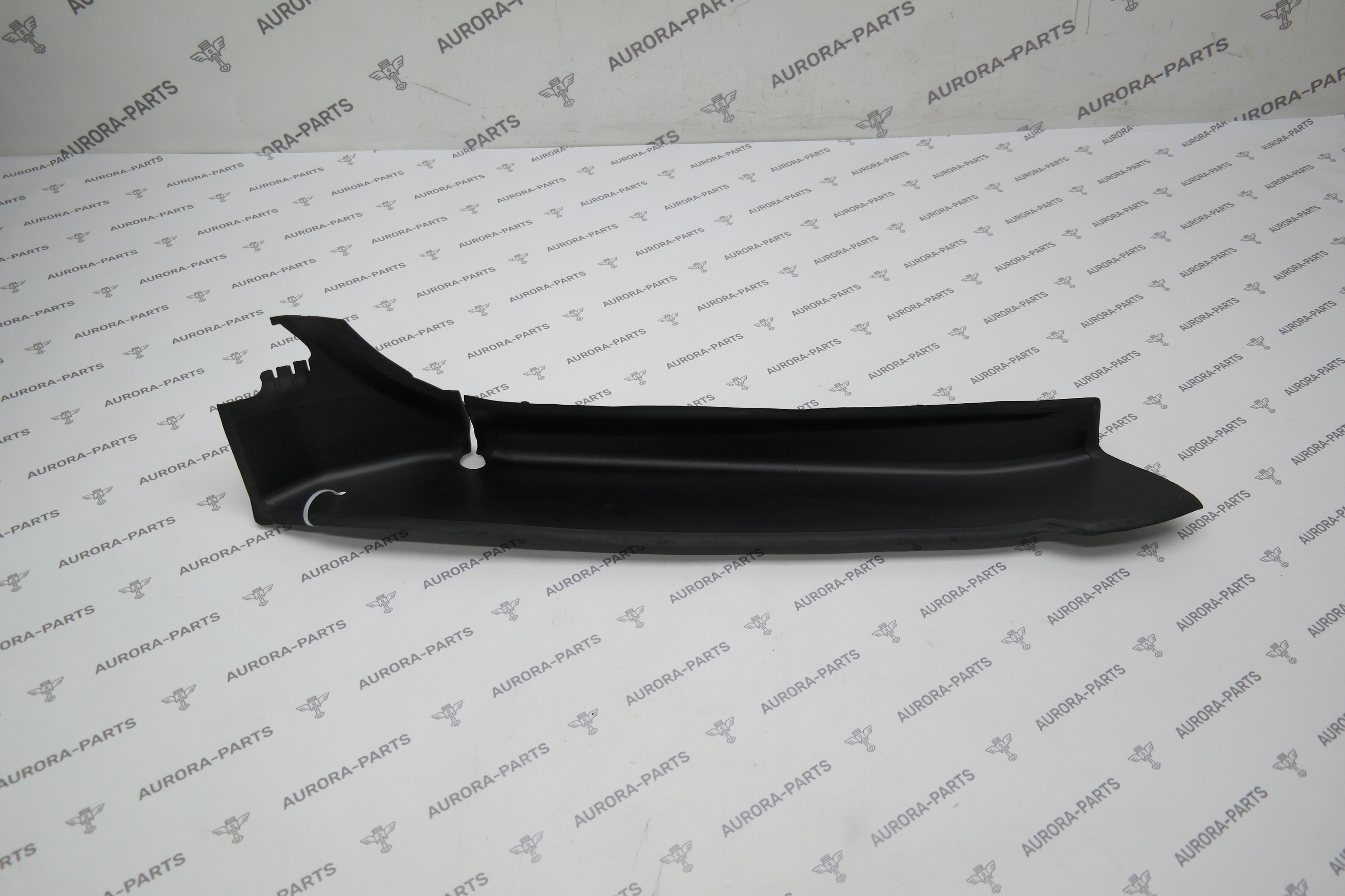 Водосток проема крышки багажника LH Land Rover Range Rover Sport