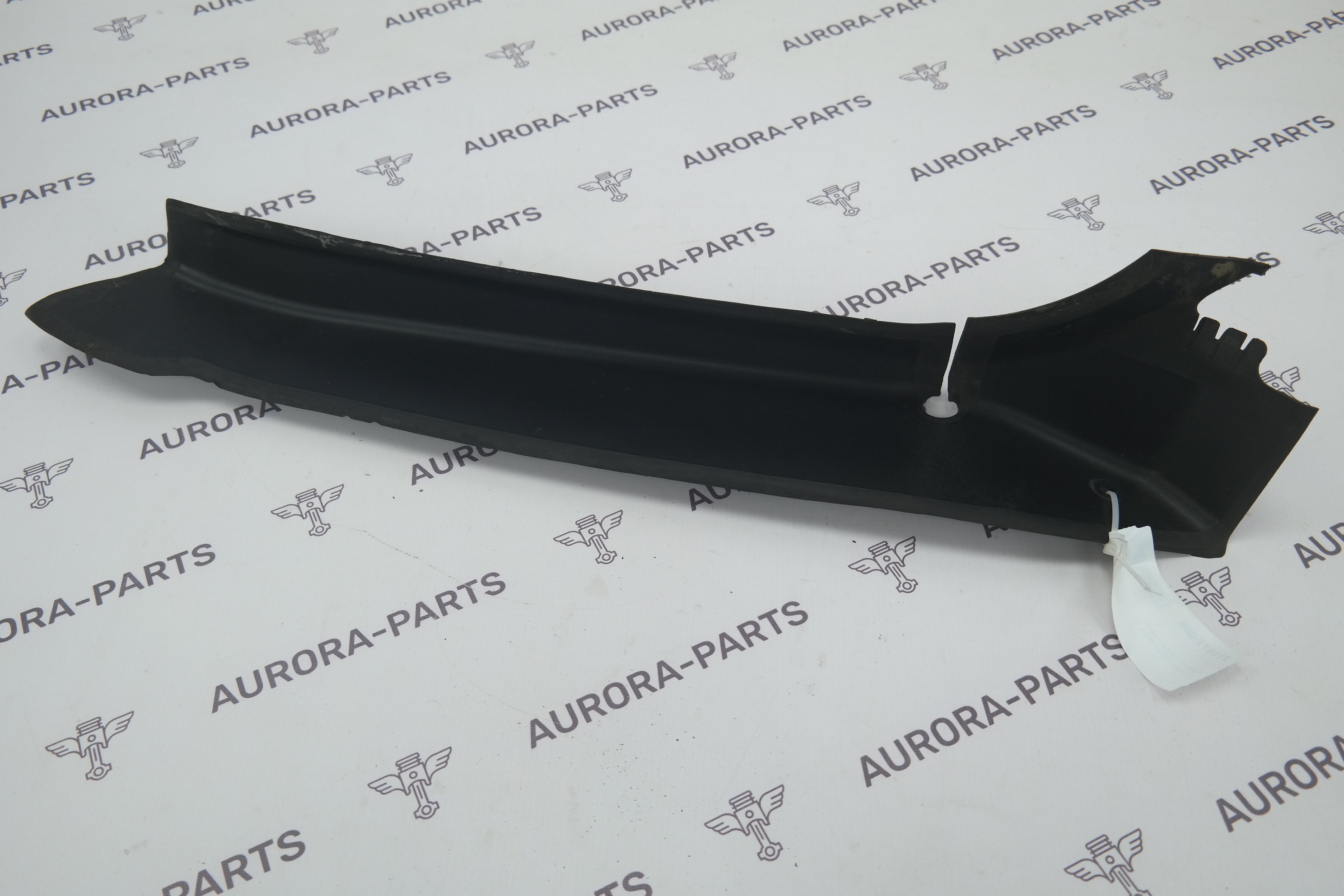 Водосток проема крышки багажника RH Land Rover Range Rover Sport