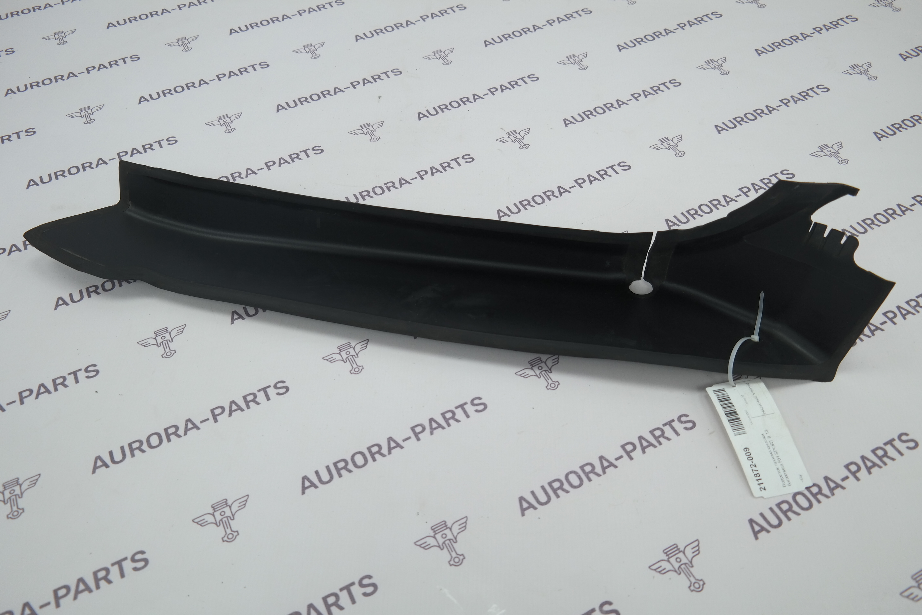 Водосток проема крышки багажника RH Land Rover Range Rover Sport