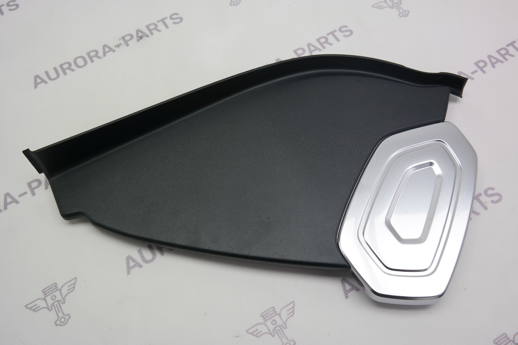 Накладка торпеды RH Land Rover Range Rover Sport