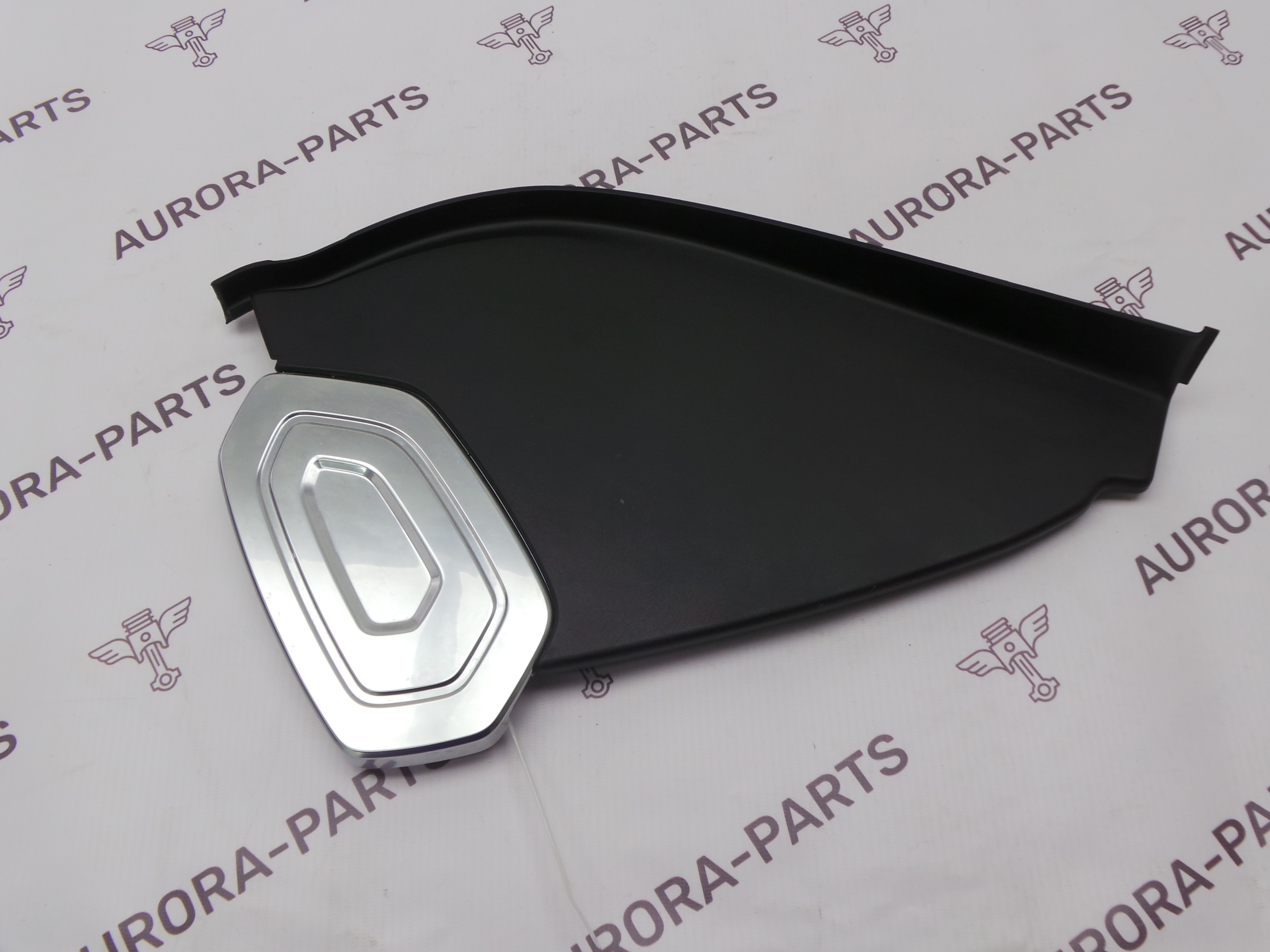 Накладка торпеды RH Land Rover Range Rover Sport