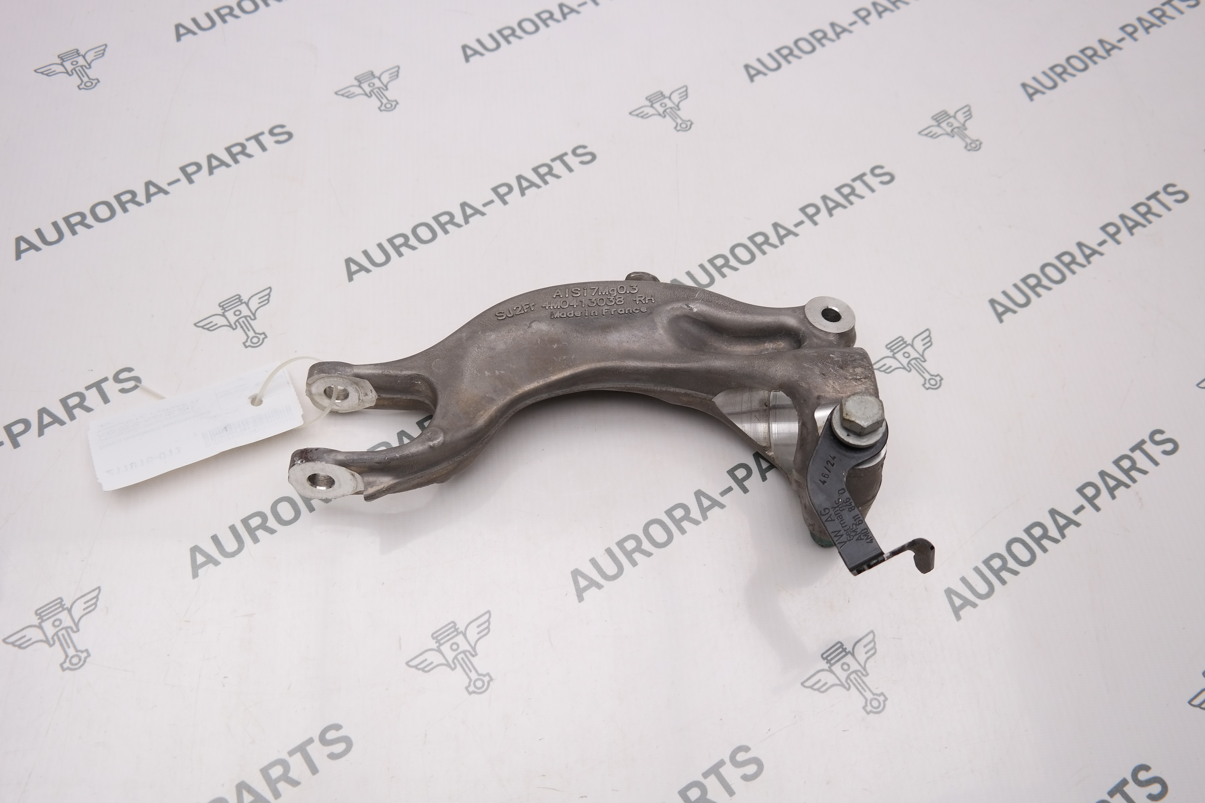 Вилка переднего амортизатора (Кронштейн амортизатора)RH Audi Q7