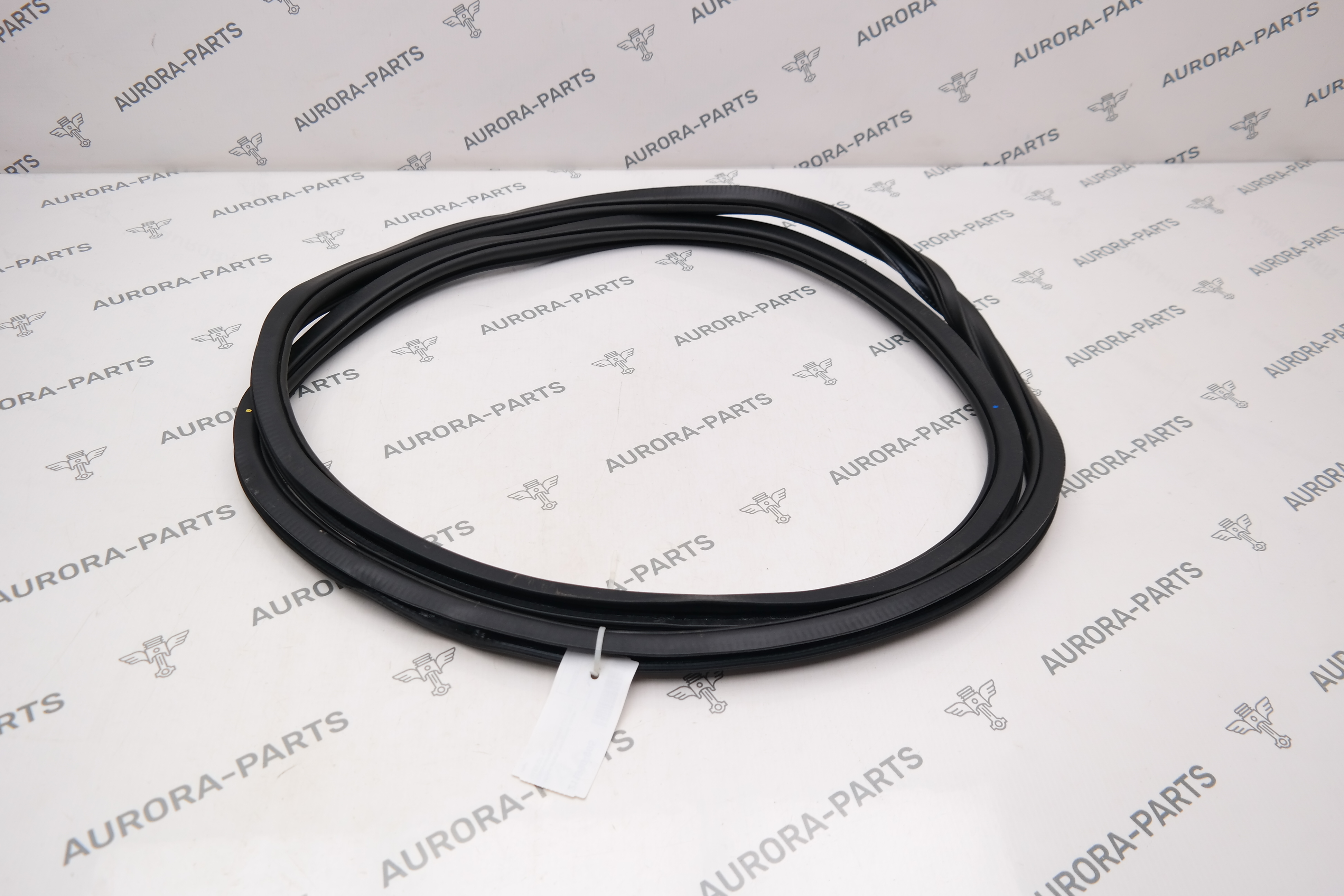 Уплотнитель передней двери (Уплотнитель проема) LH = RH Audi Q7