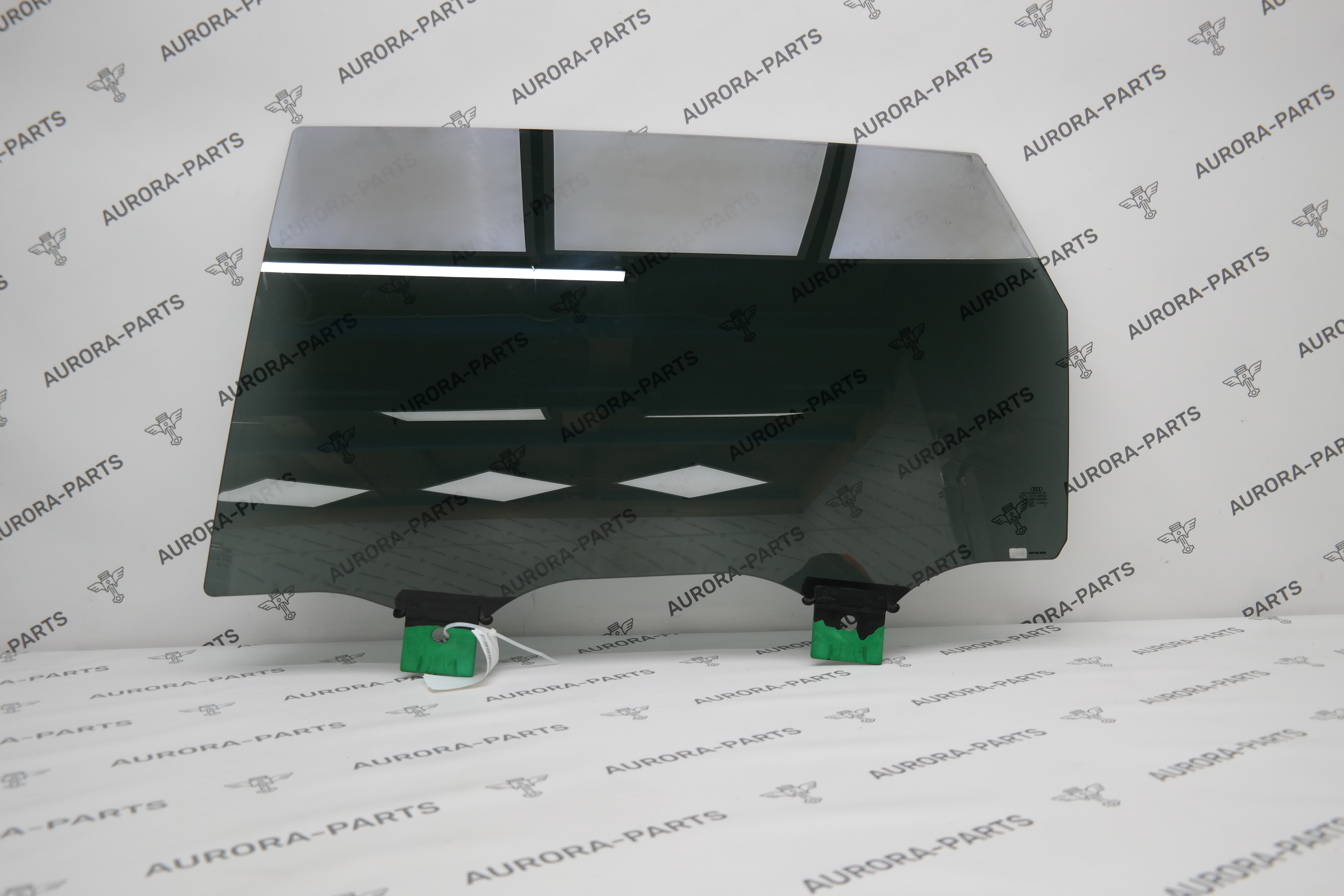 Стекло задней двери (Заводская тонировка) LH Audi Q7