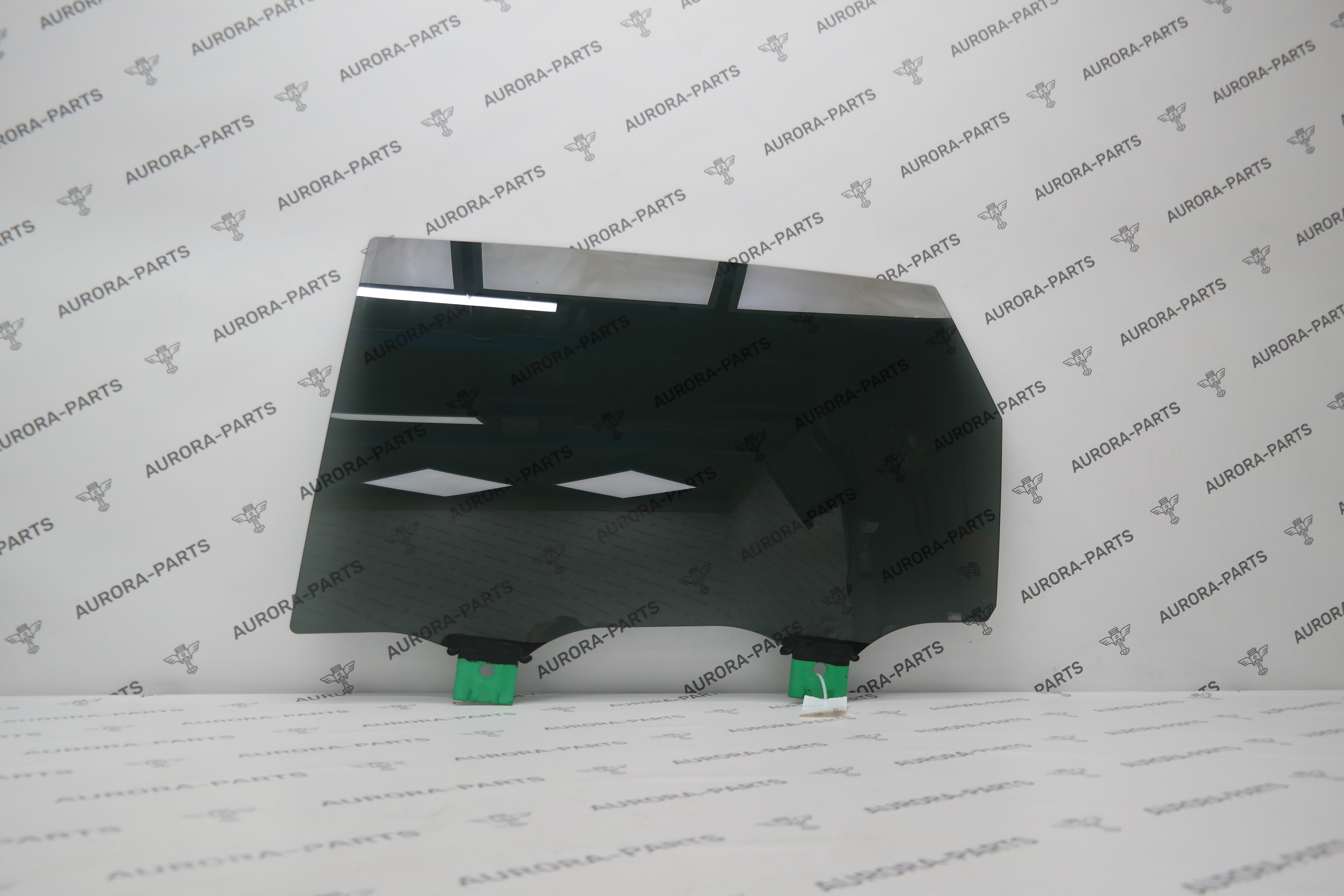 Стекло задней двери (Заводская тонировка) LH Audi Q7