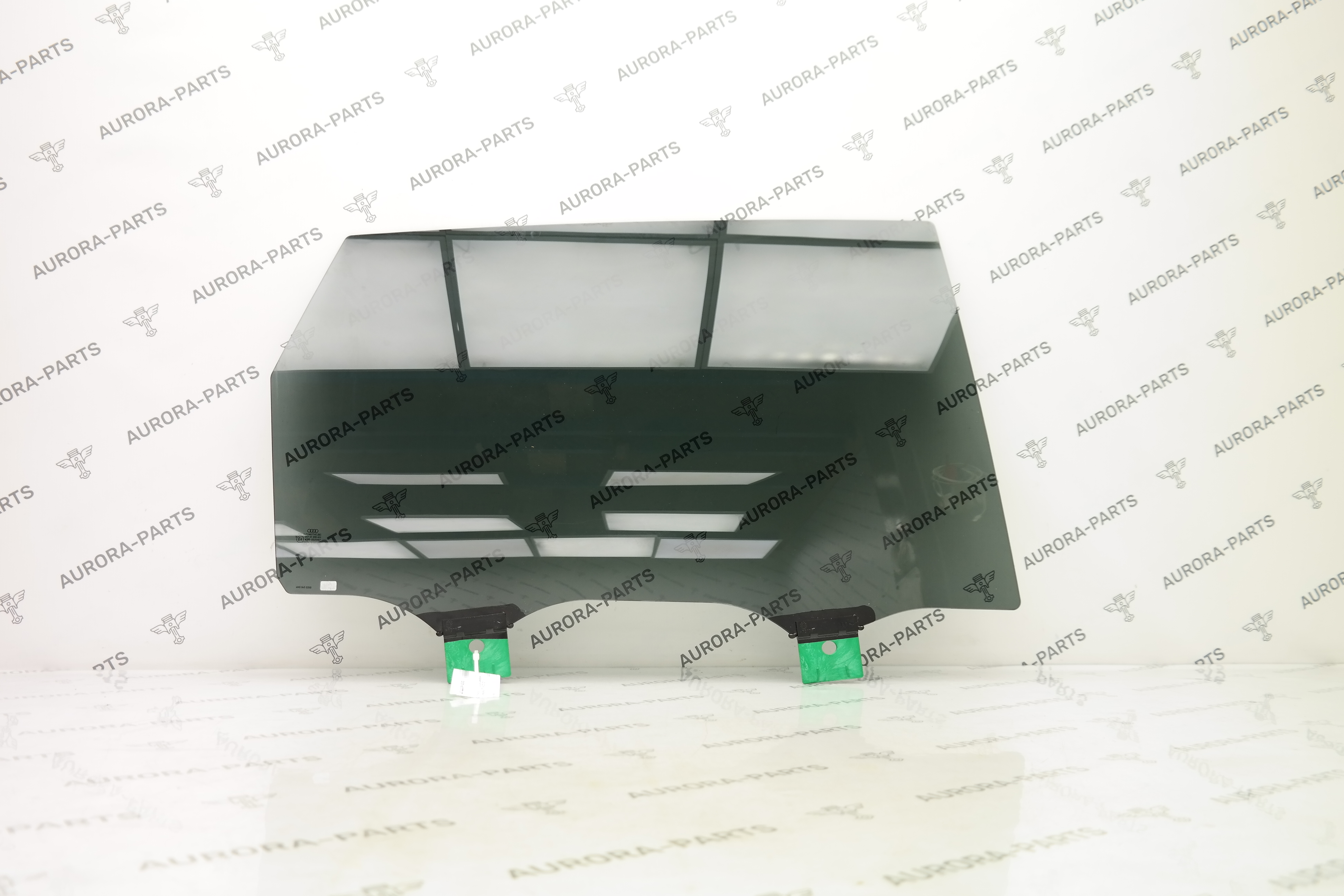 Стекло задней двери (Заводская тонировка) RH Audi Q7