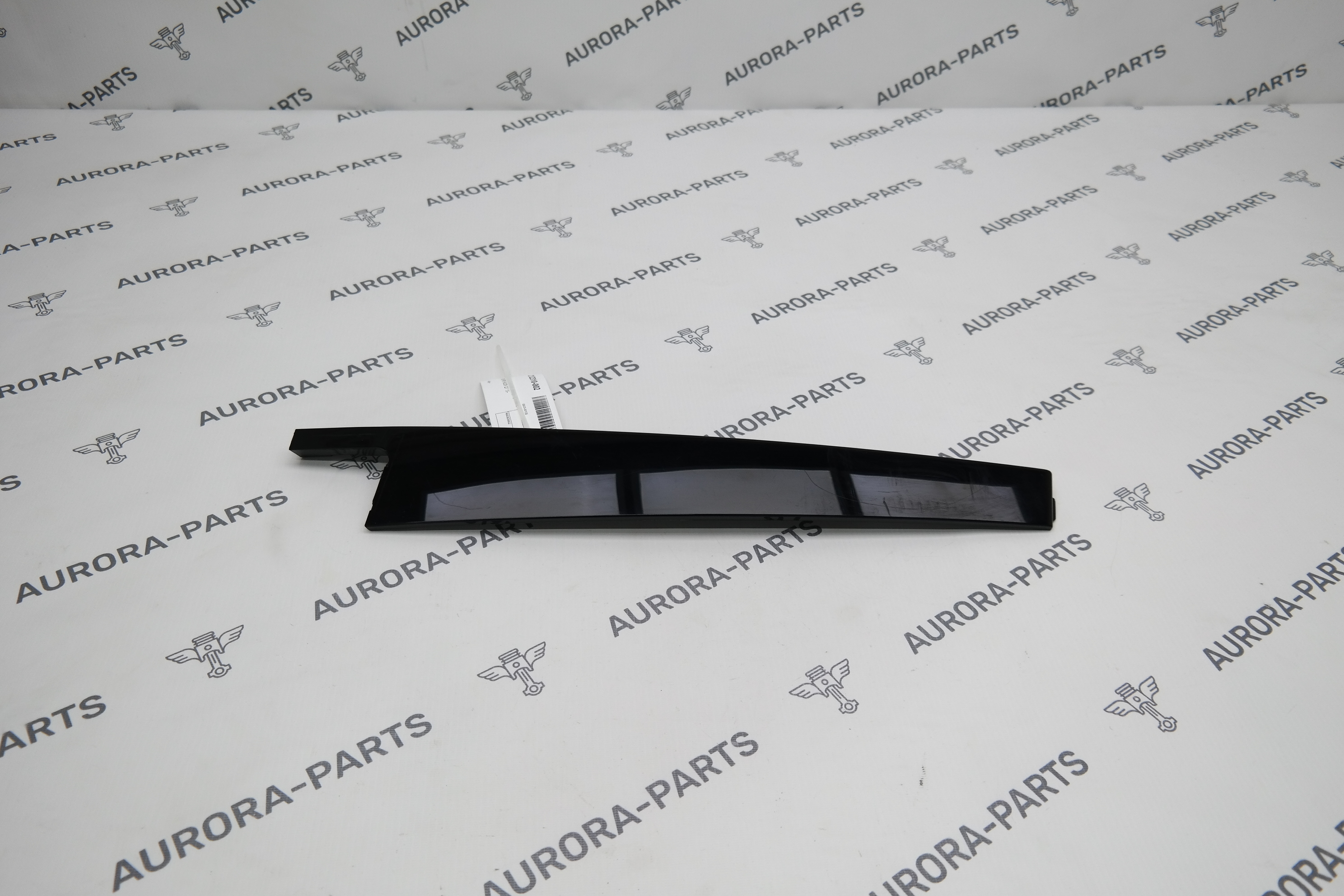 Накладка задней двери (Стойка B) RH Audi Q7