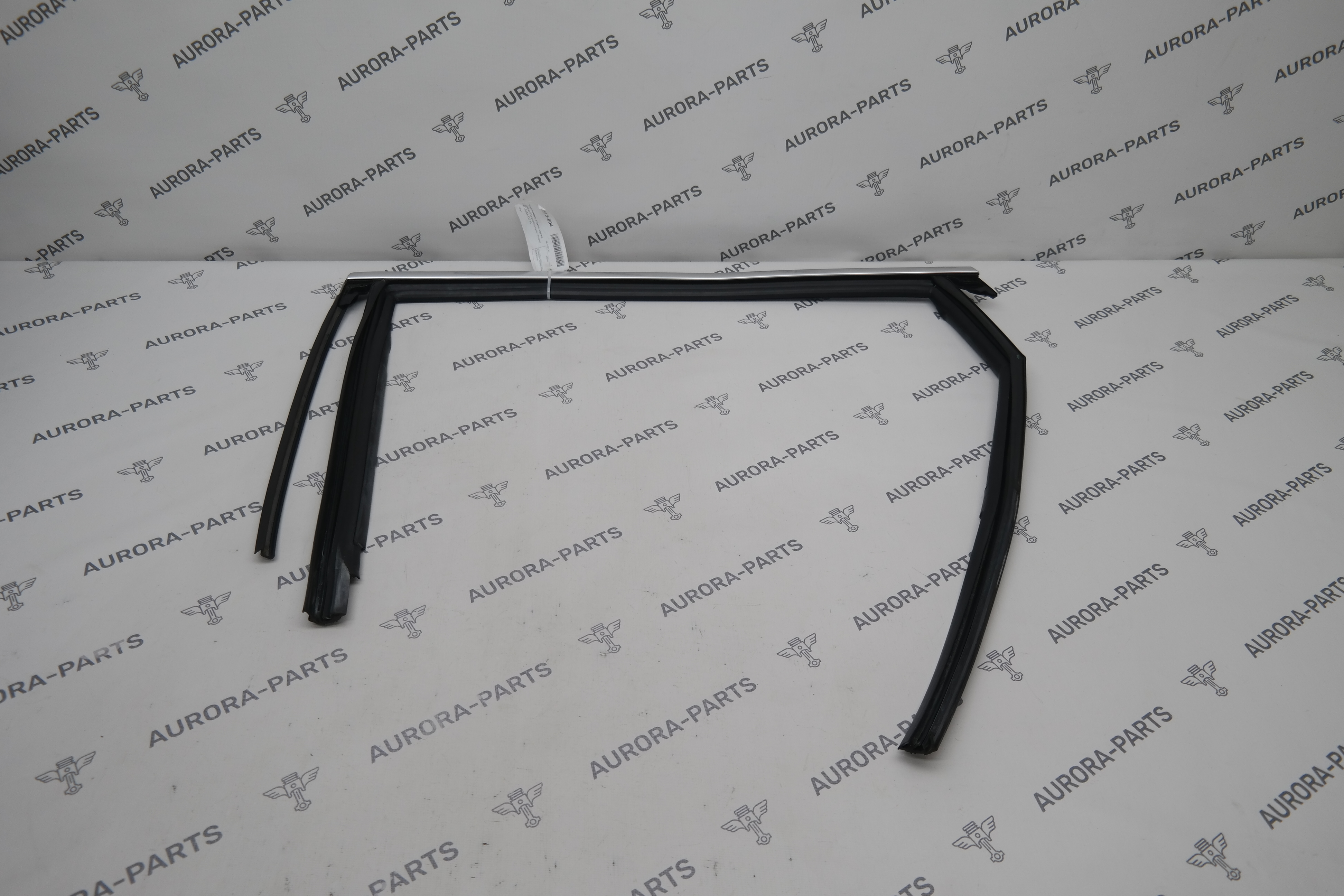 Уплотнитель стекла задней двери (Направляющая стекла) LH Audi Q7