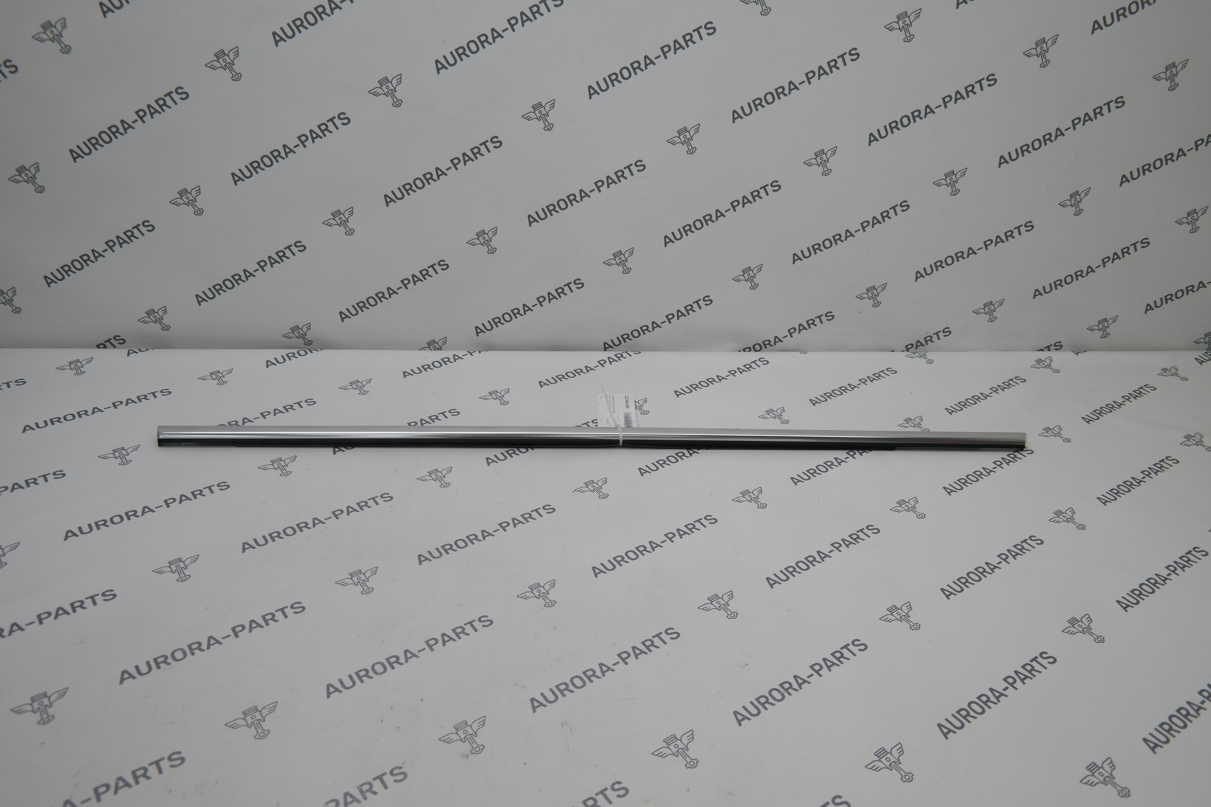 Уплотнитель задней двери (Бархотка) (Хромированный) RH Audi Q7