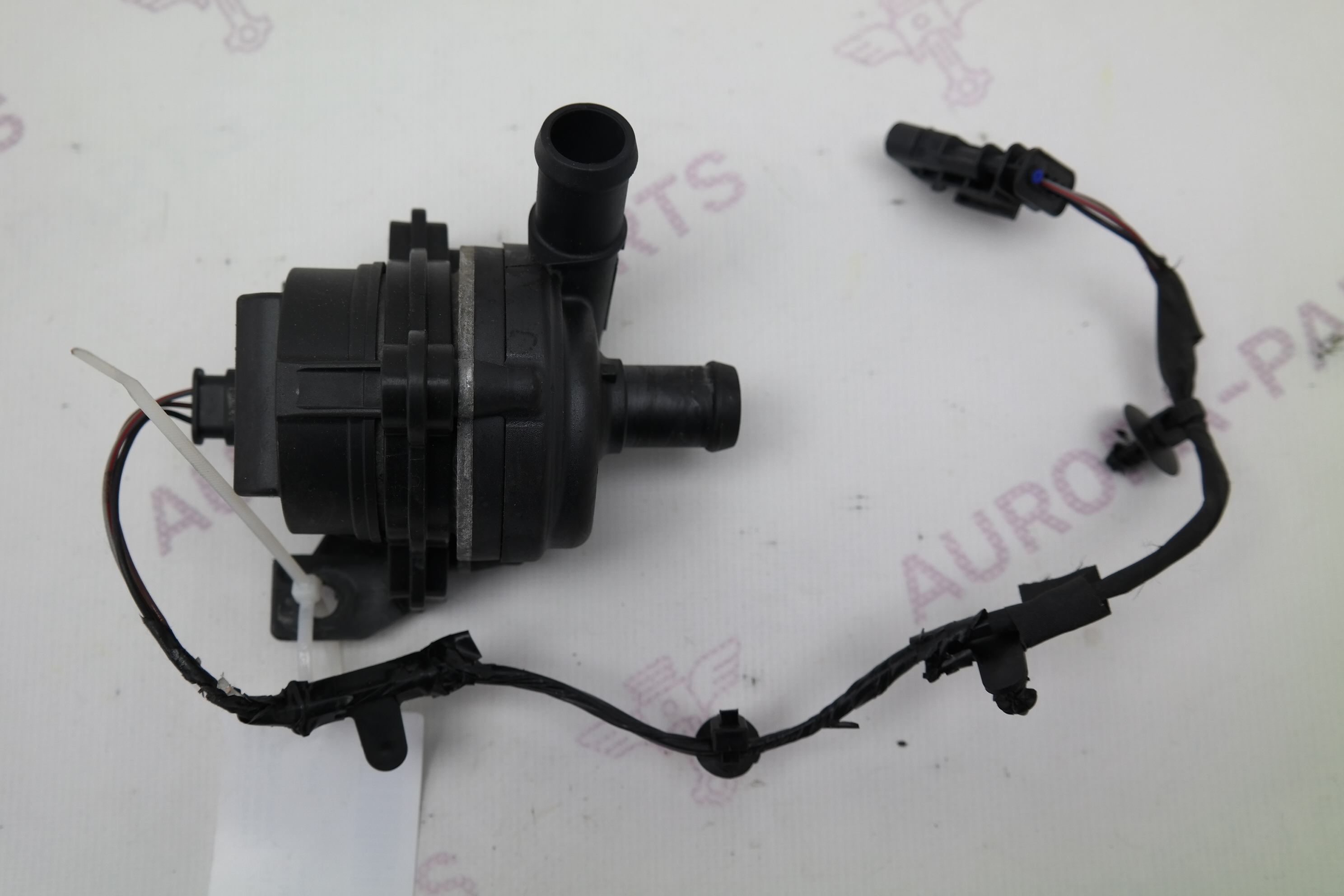 Насос дополнительный системы охлаждения Land Rover Range Rover 30DDTX