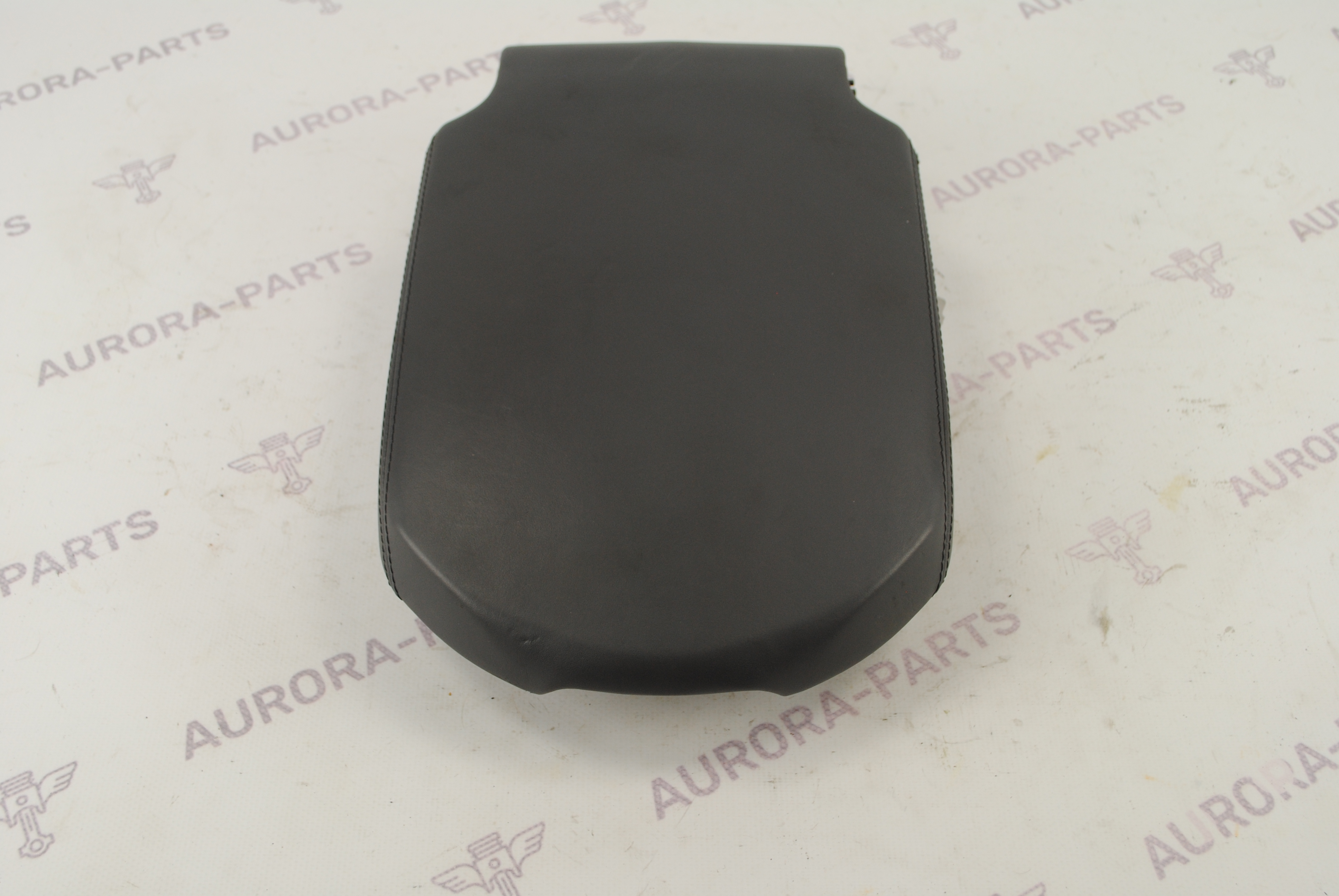 Подлокотник, крышка центральной консоли Land Rover Range Rover Sport